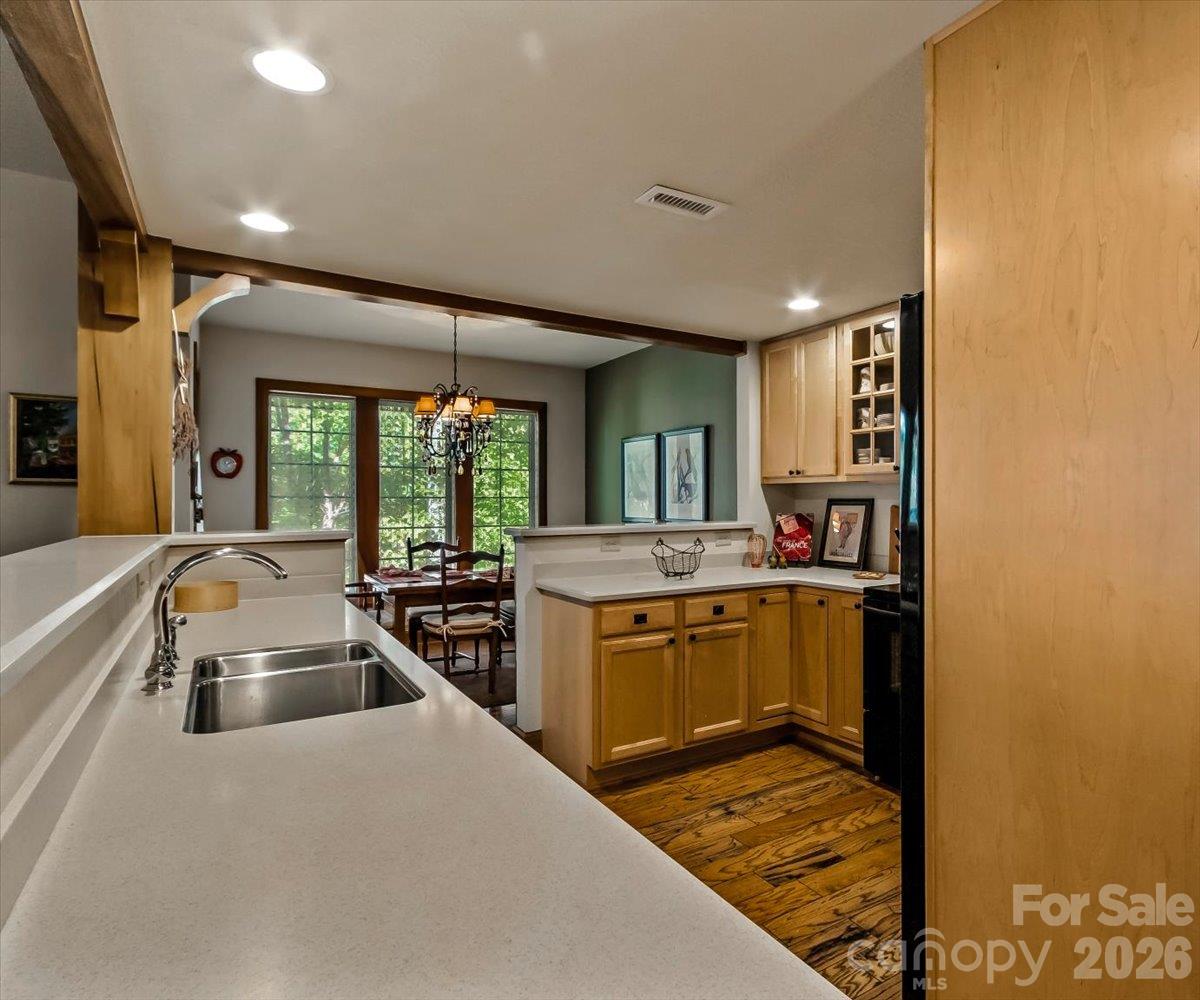 81 Creekside Way F-301 Property Photo 37