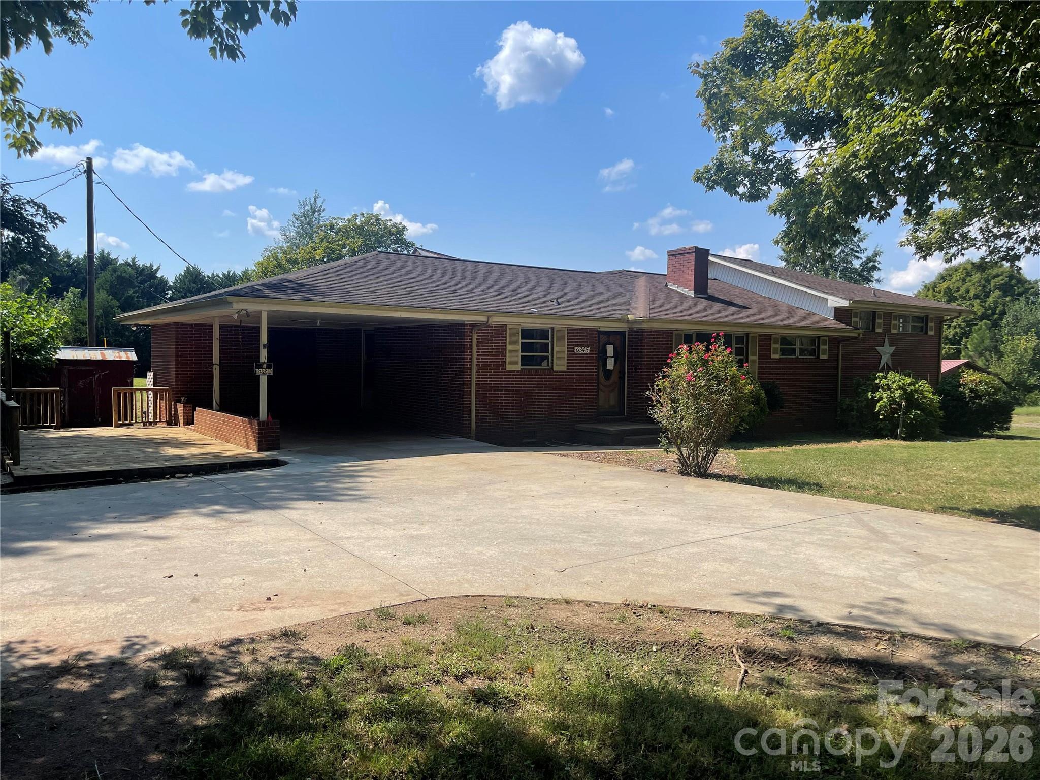 6345 Woodleaf Road Property Photo 1