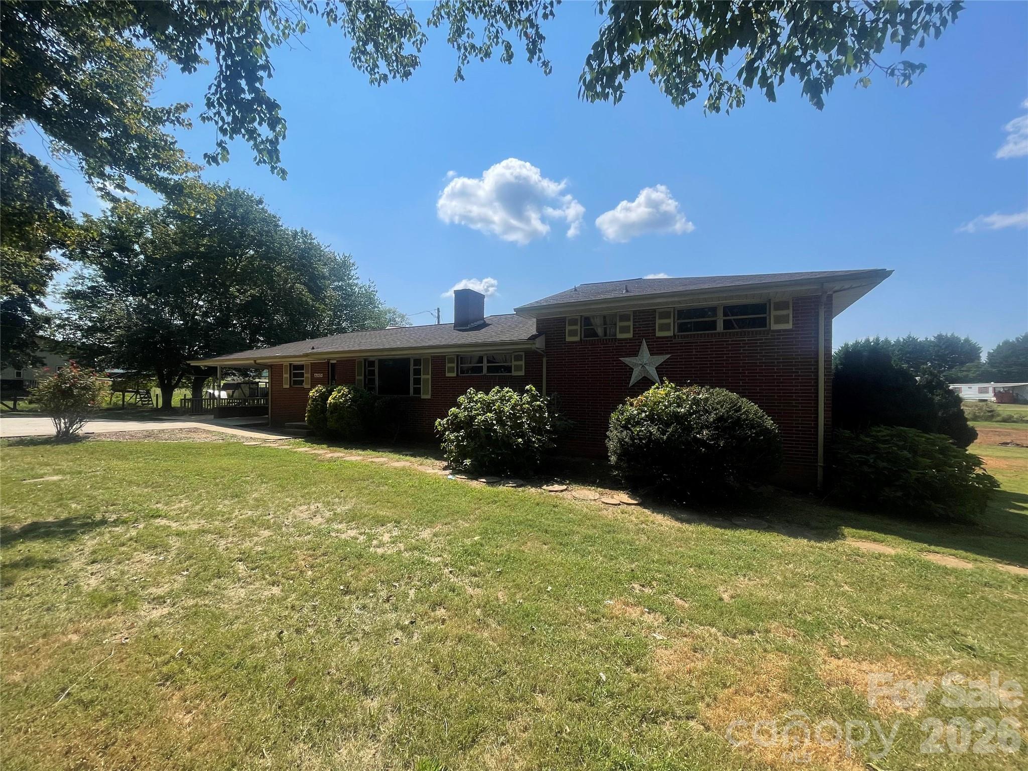 6345 Woodleaf Road Property Photo 3