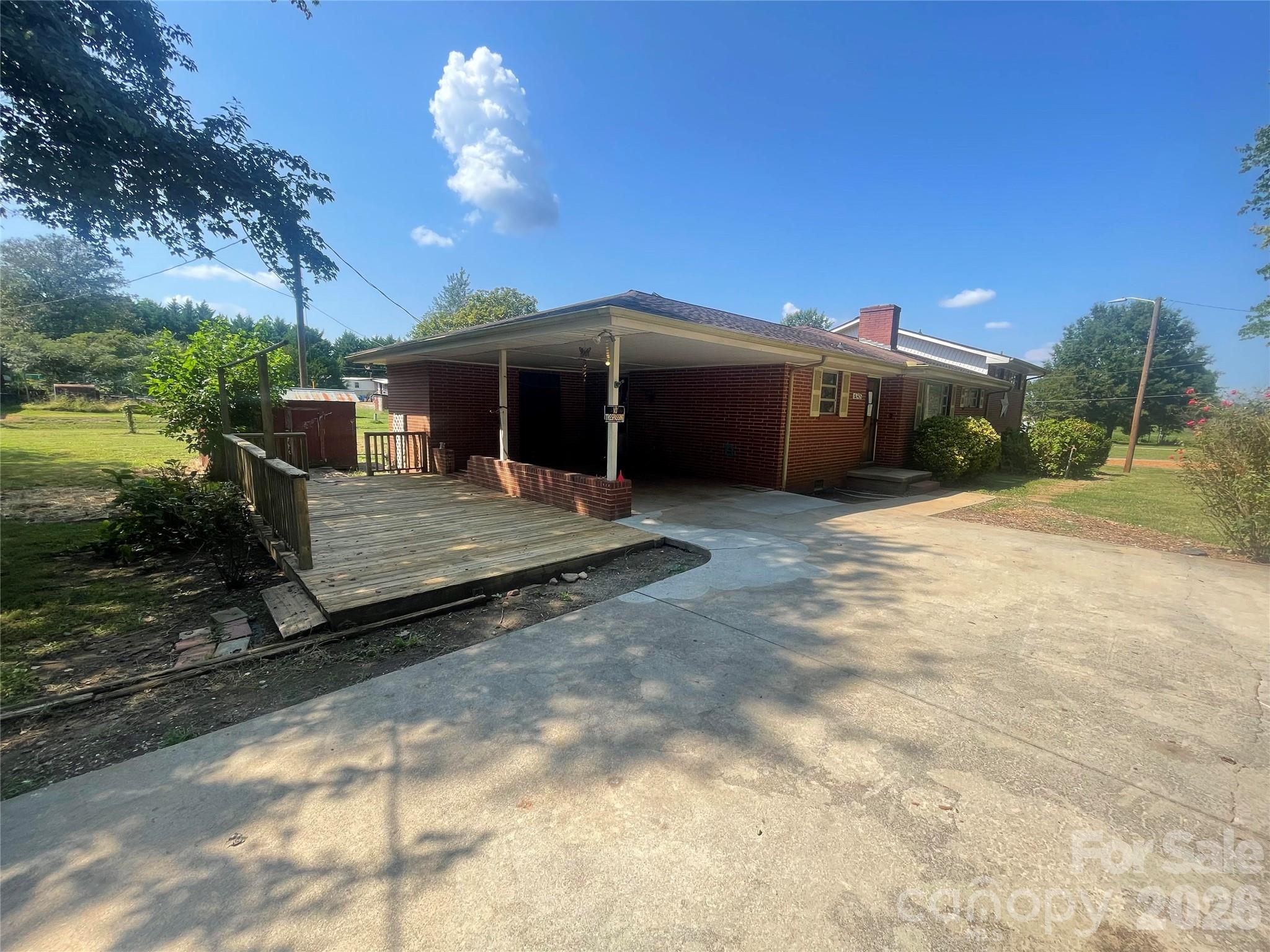 6345 Woodleaf Road Property Photo 4