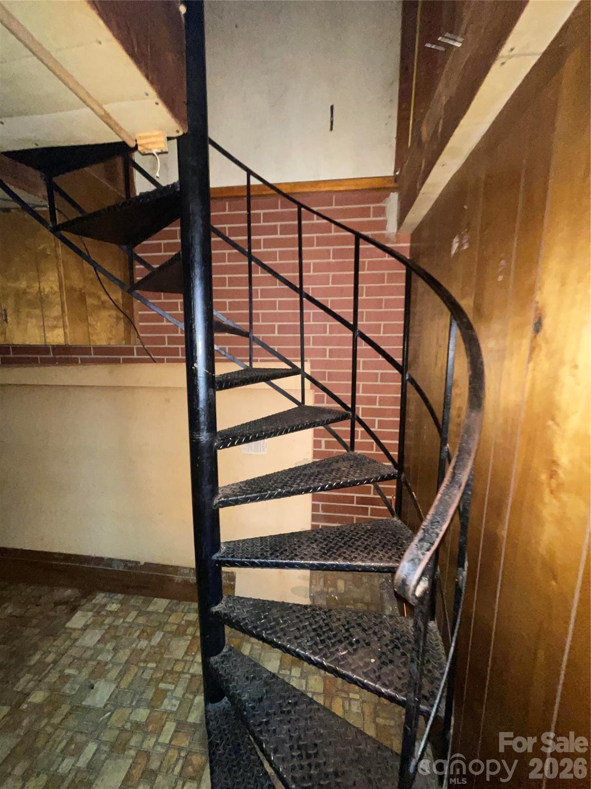 6345 Woodleaf Road Property Photo 18