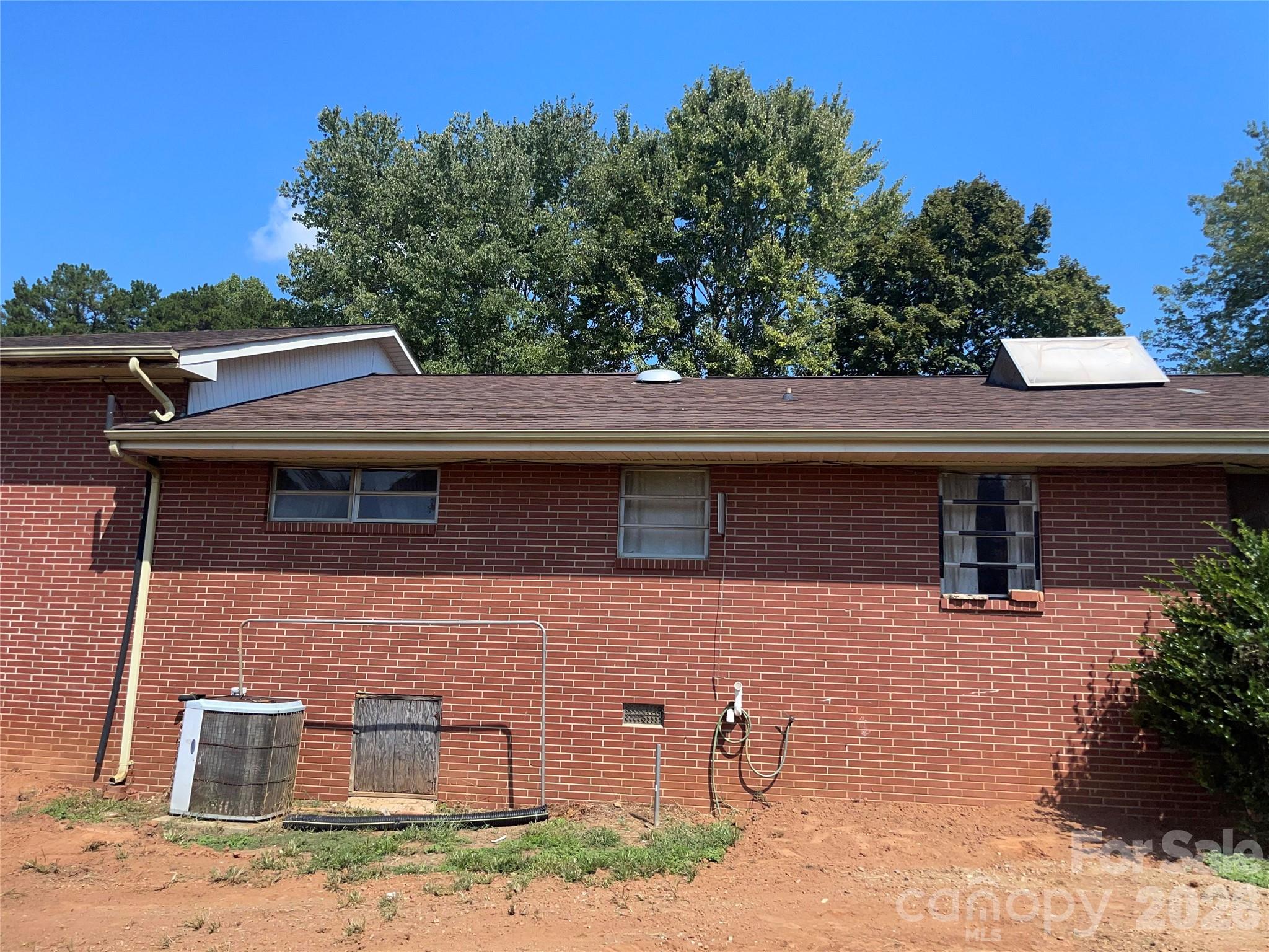 6345 Woodleaf Road Property Photo 20