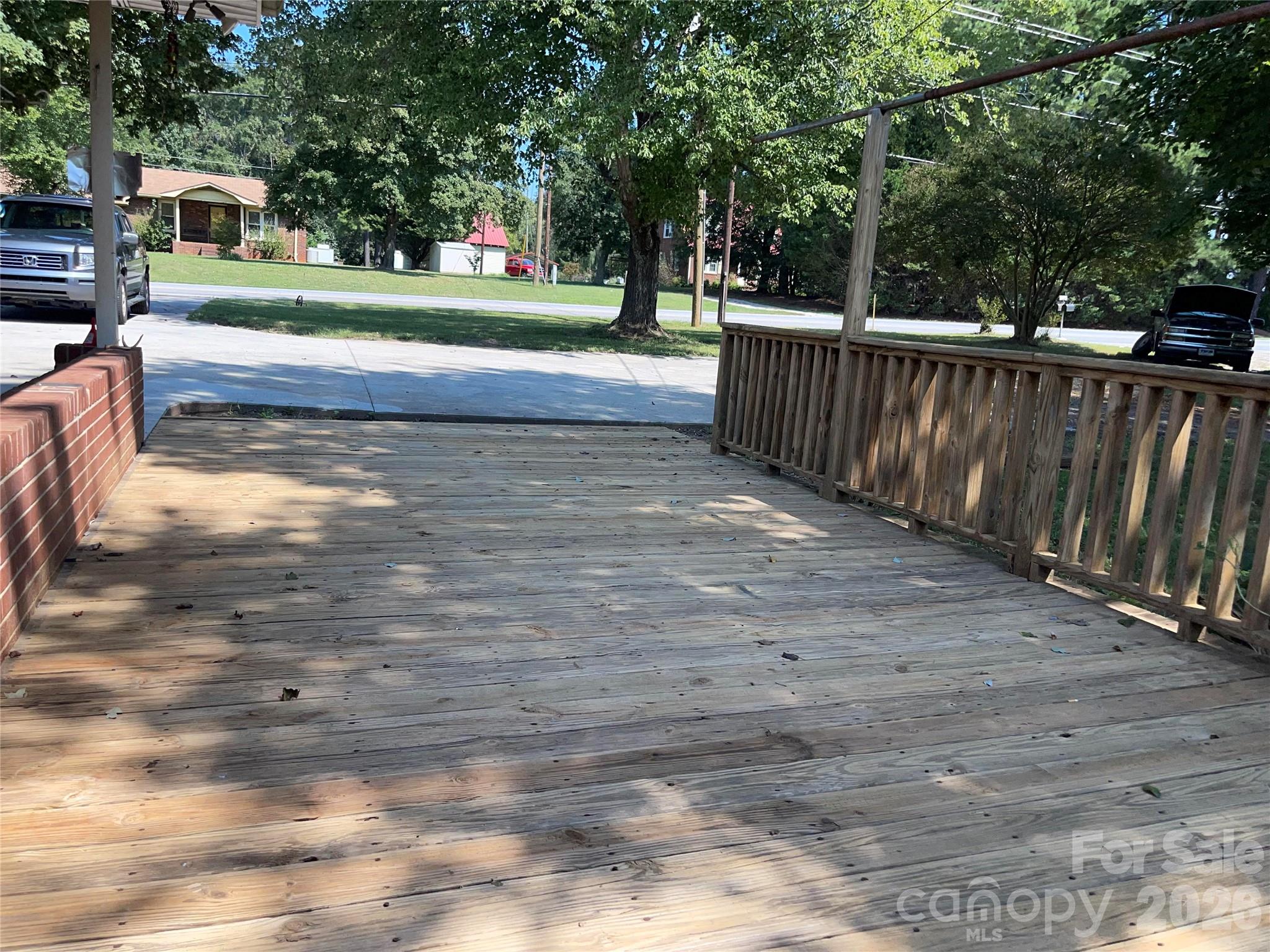 6345 Woodleaf Road Property Photo 21
