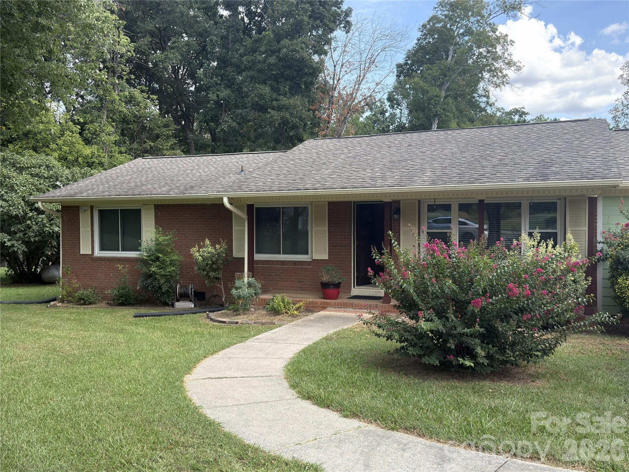 604 Allen Way Property Photo 2