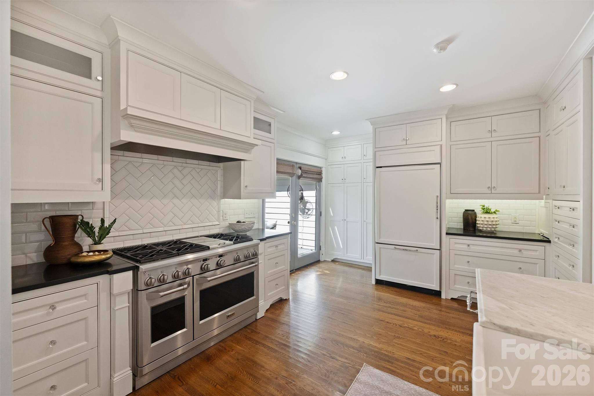 616 E Tremont Avenue Property Photo 13
