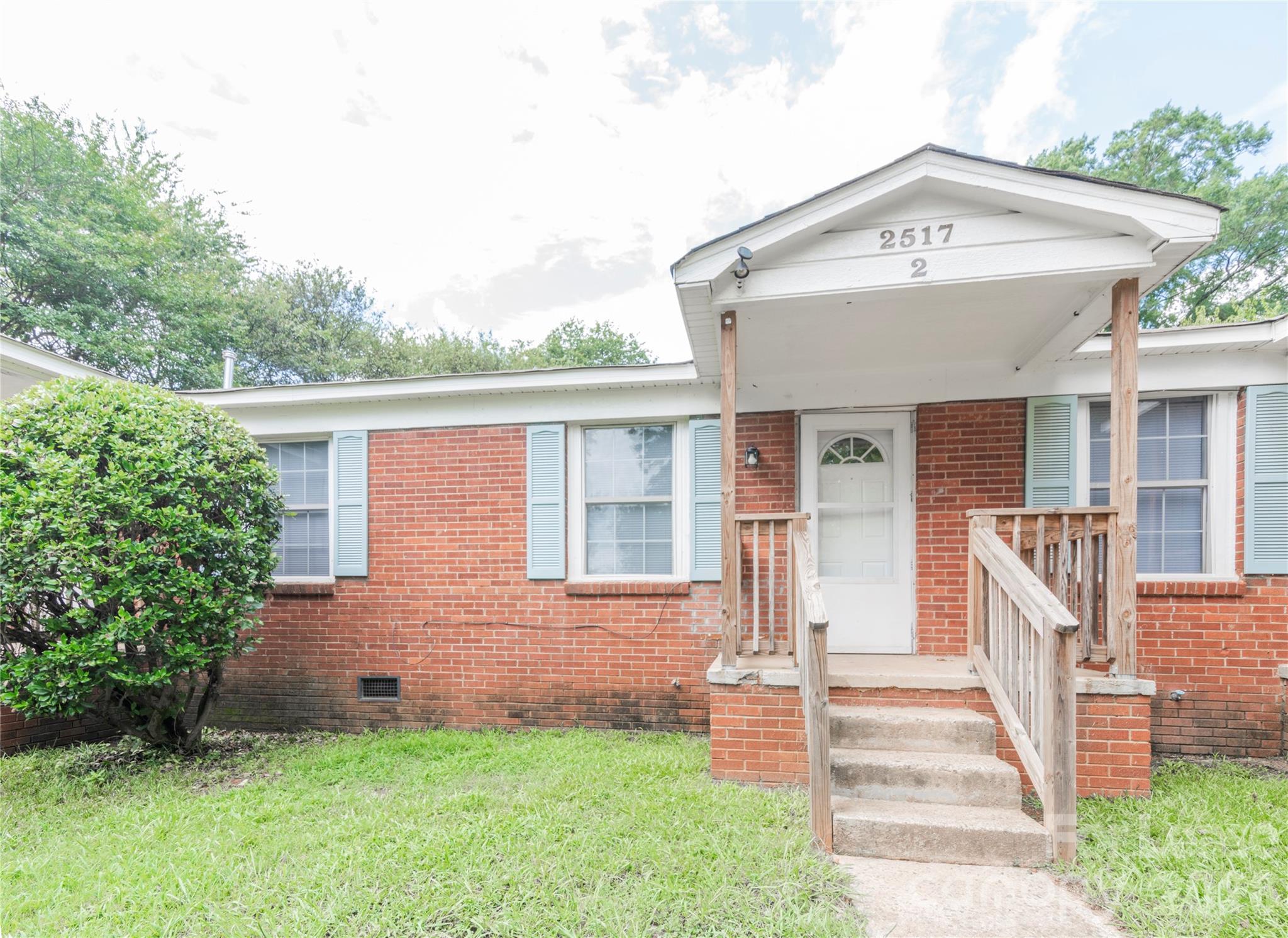 2517 Hemphill Street 2 Property Photo 1