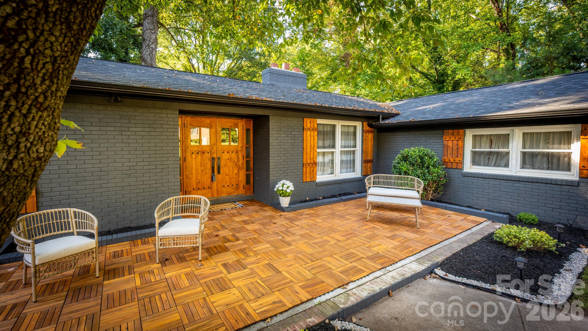 508 Berkshire Drive Property Photo 2