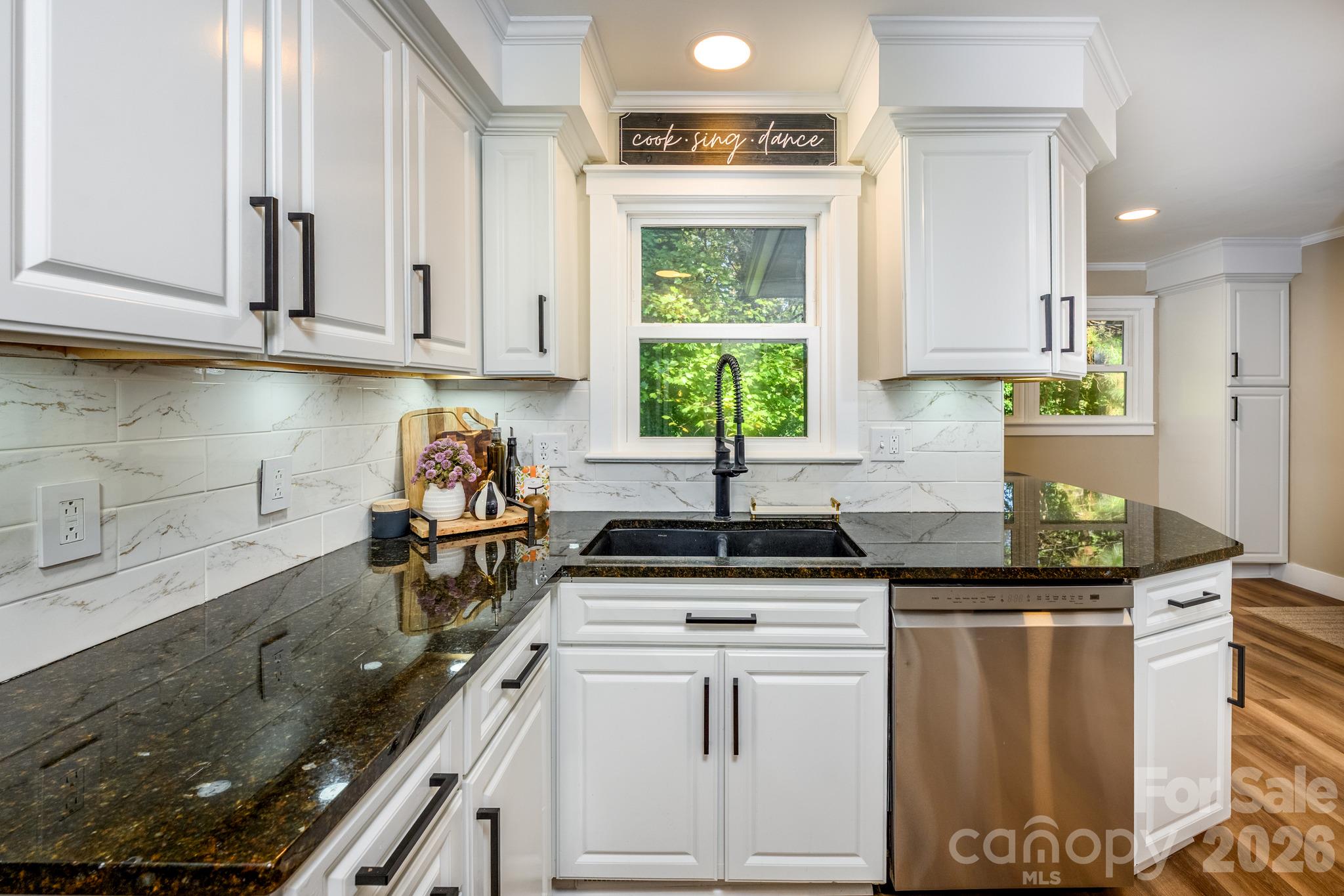 508 Berkshire Drive Property Photo 13