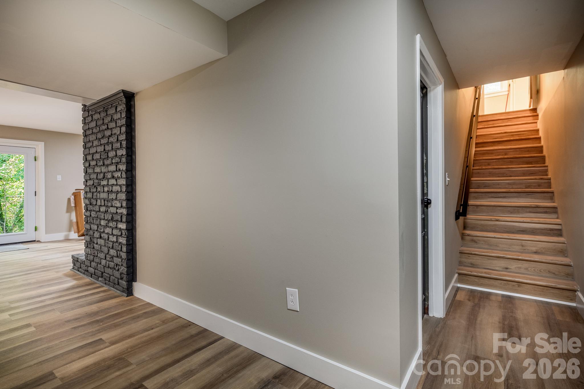 508 Berkshire Drive Property Photo 29