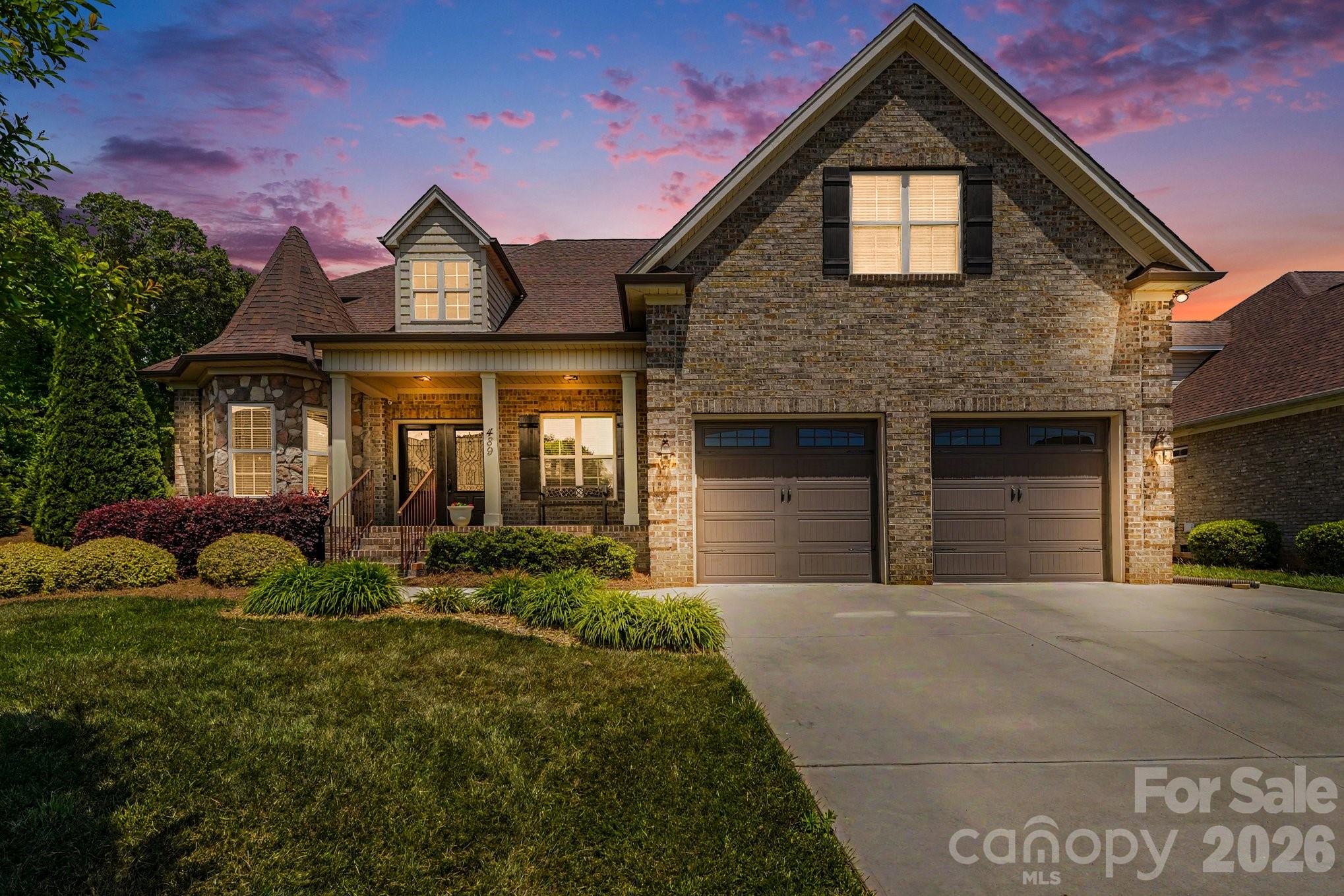 489 Lotus Court Property Photo 1