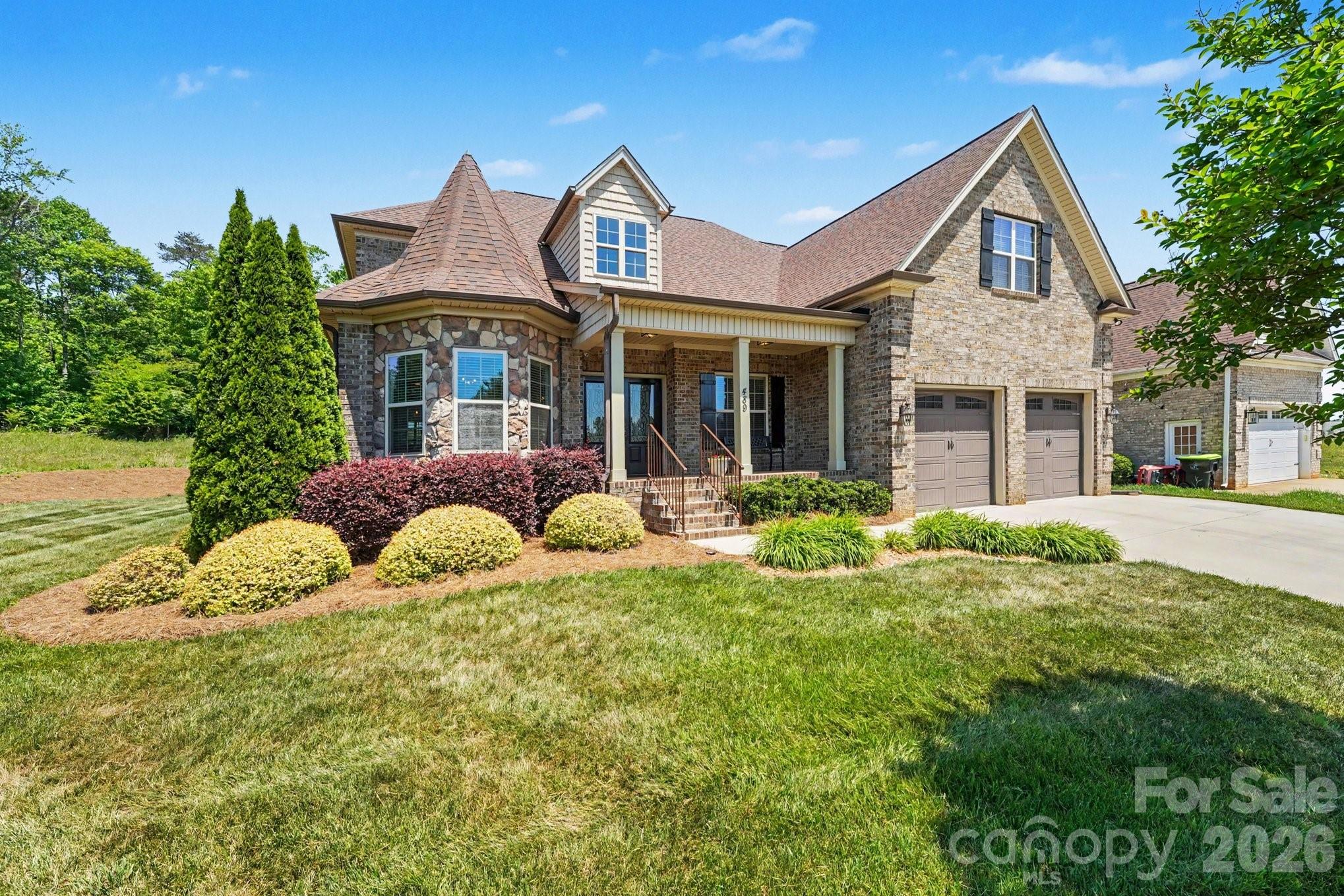 489 Lotus Court Property Photo 2