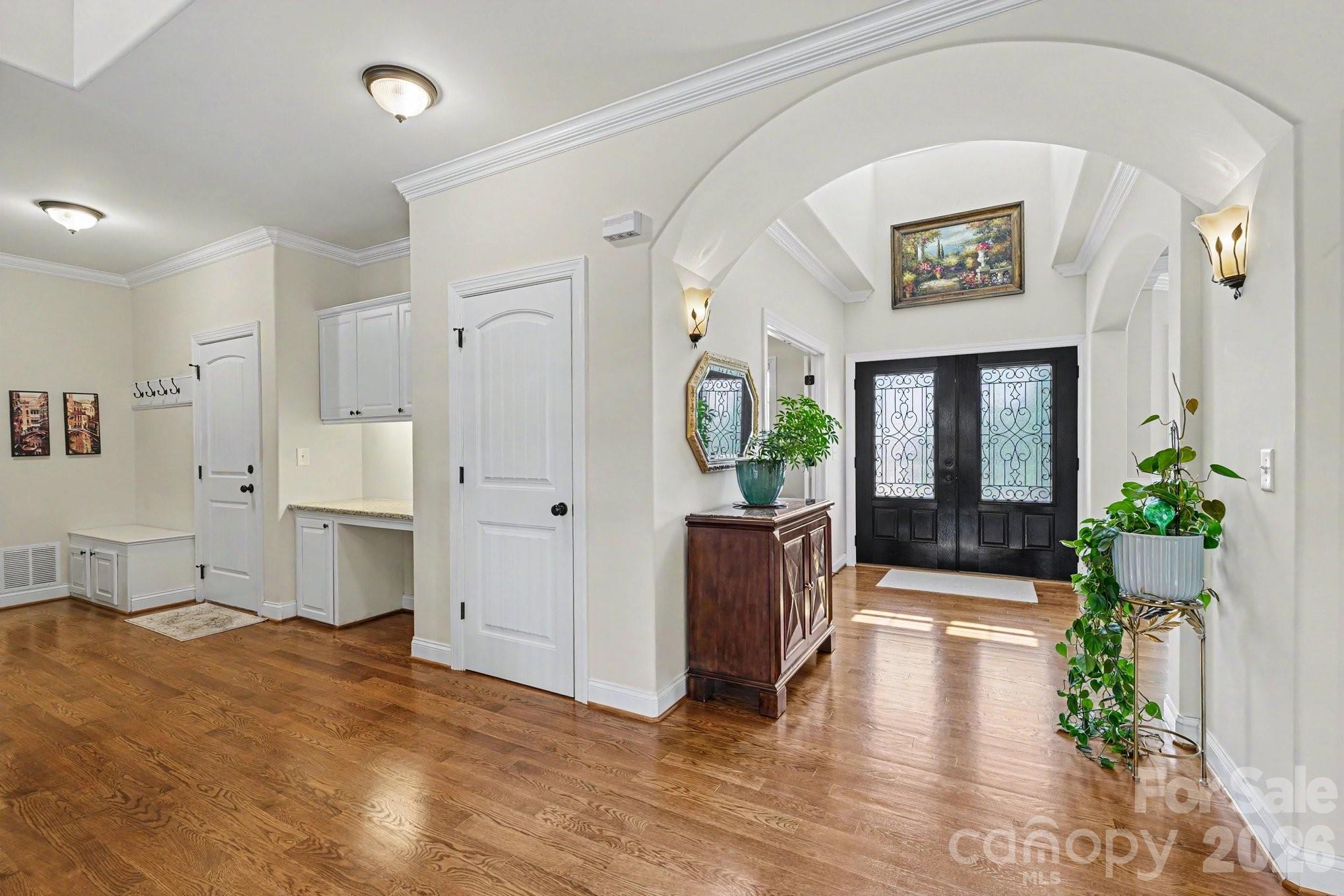 489 Lotus Court Property Photo 3