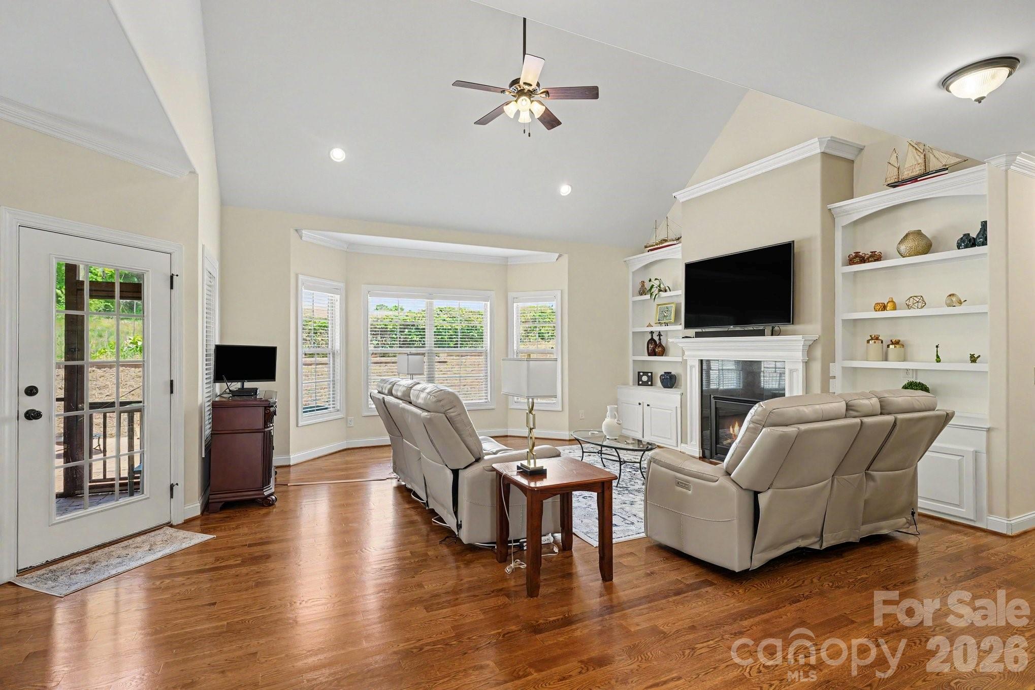 489 Lotus Court Property Photo 13