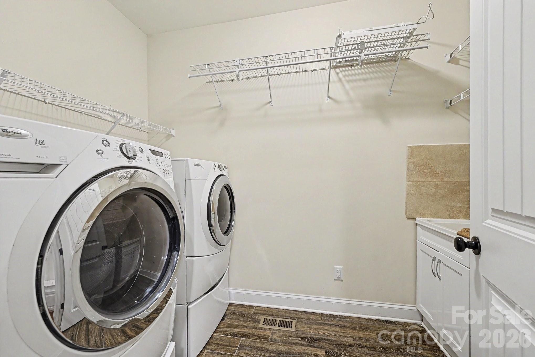 489 Lotus Court Property Photo 21