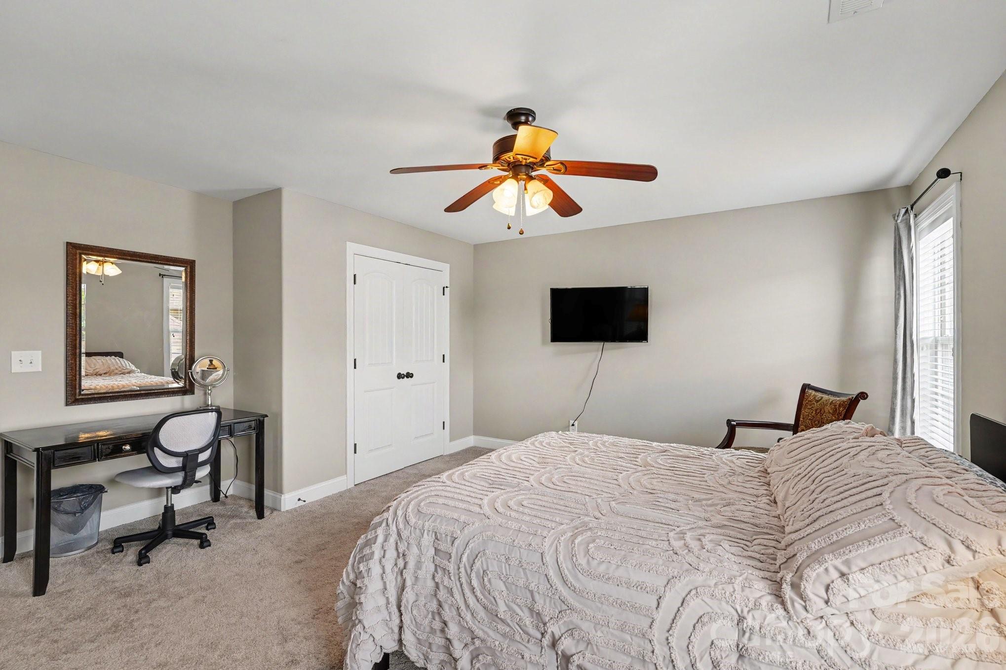 489 Lotus Court Property Photo 28