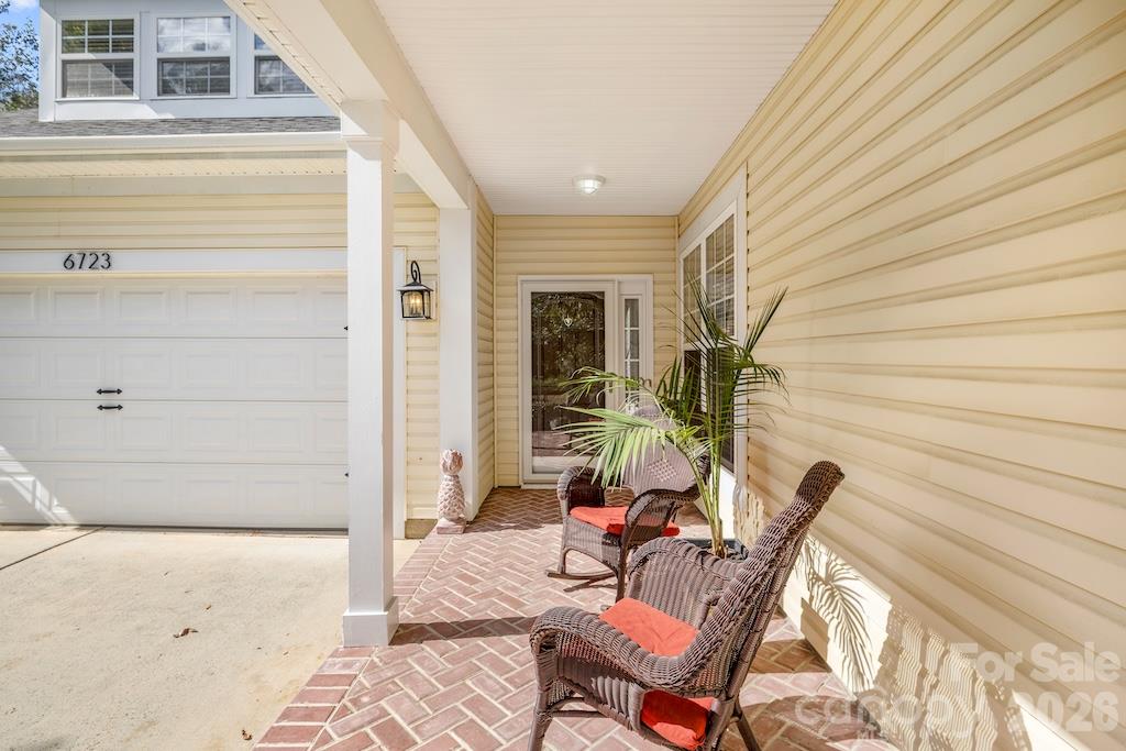 6723 Carrington Pointe Drive Property Photo 5