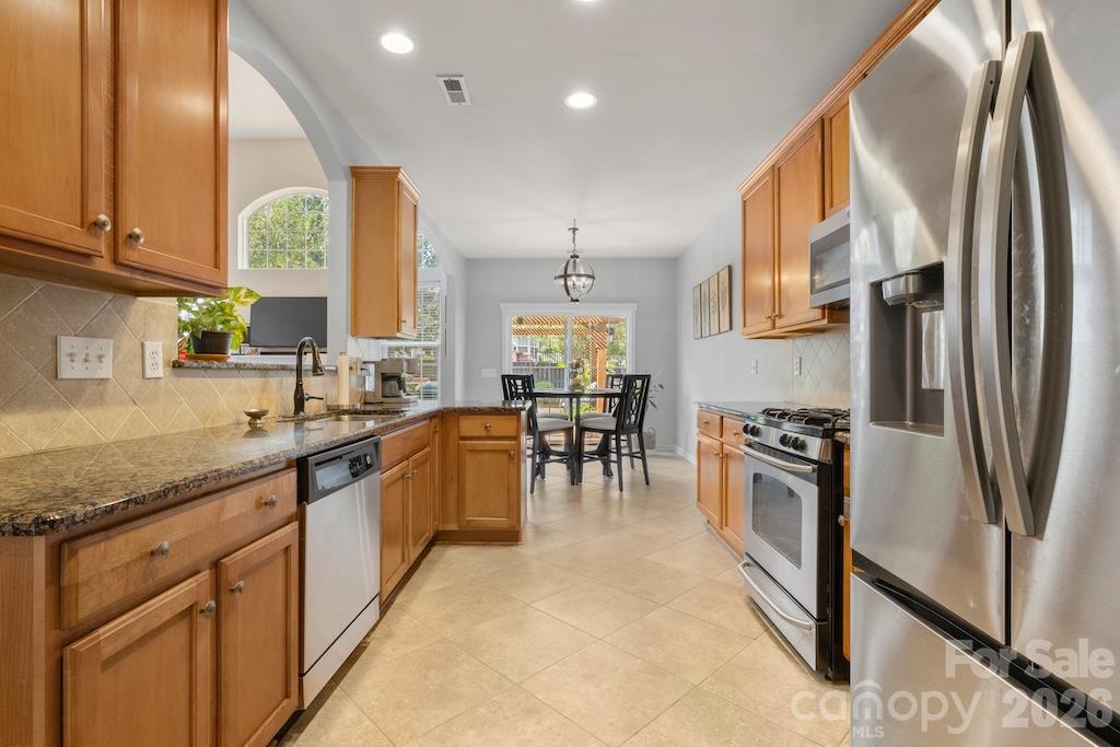 6723 Carrington Pointe Drive Property Photo 12