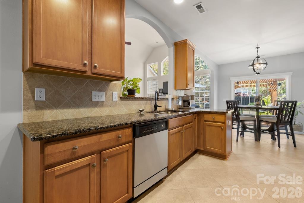 6723 Carrington Pointe Drive Property Photo 15