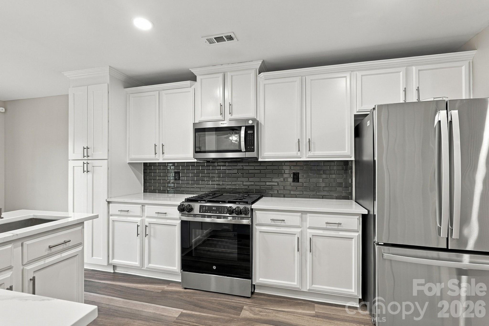 2204 Reid Pointe Avenue Property Photo 4