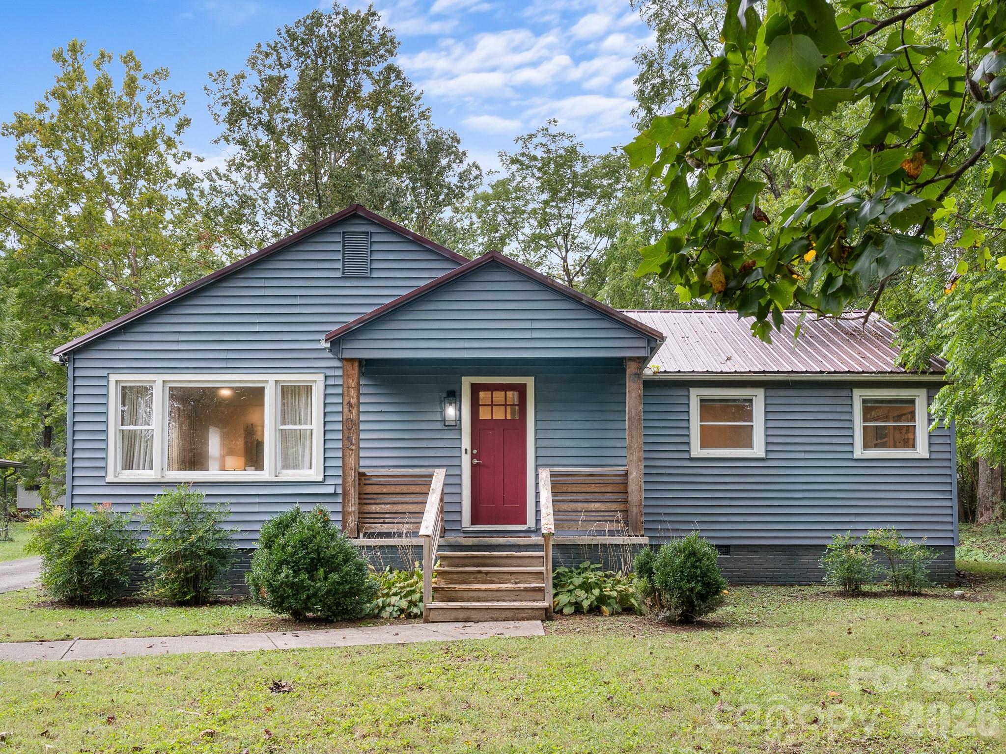 105 Robinson Avenue Property Photo 2