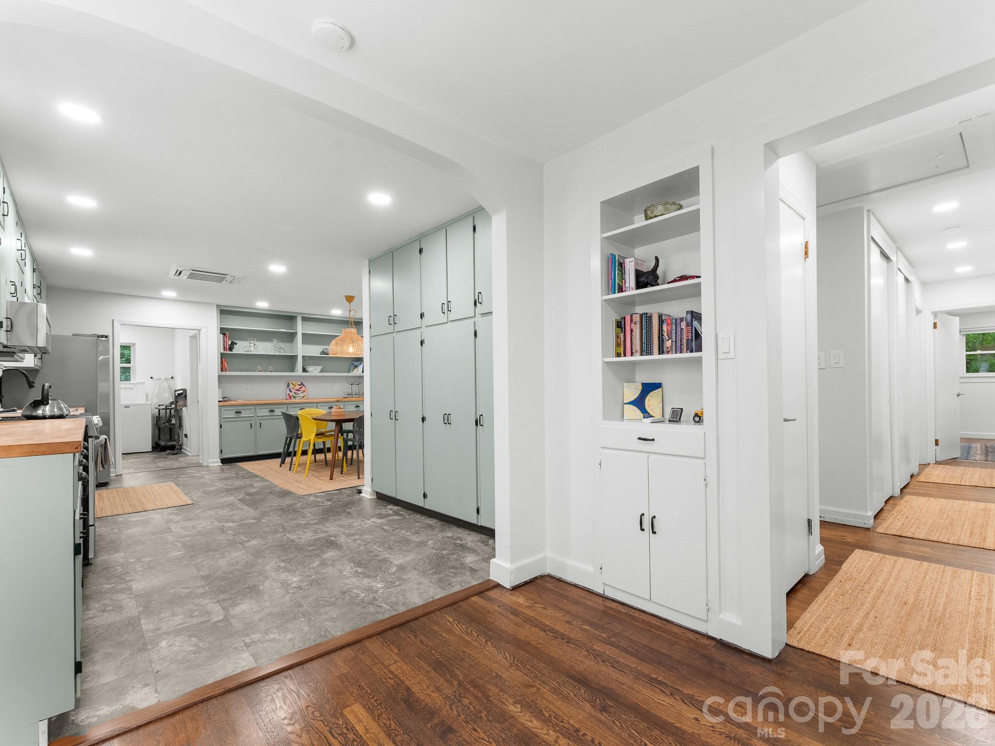 105 Robinson Avenue Property Photo 7