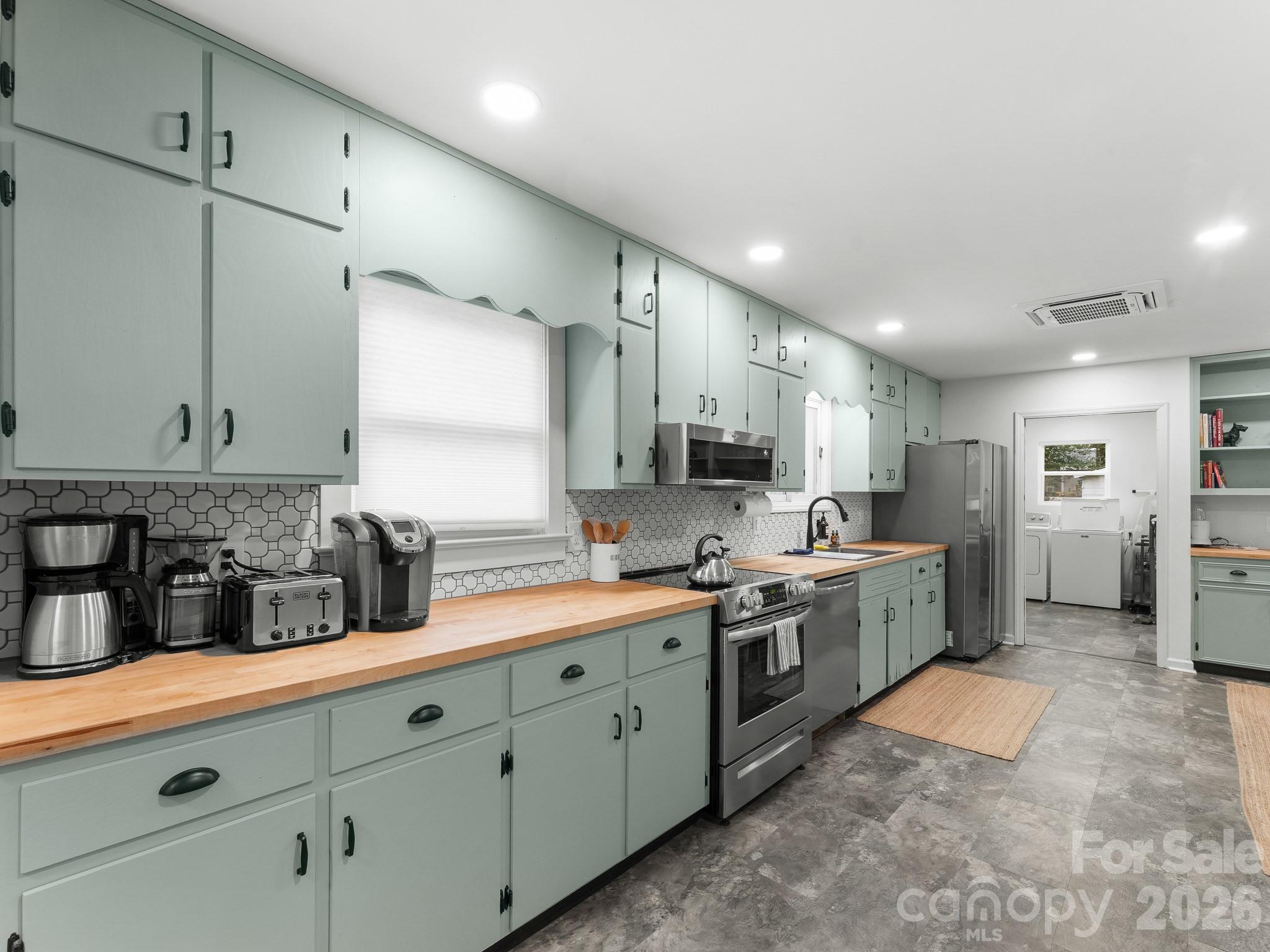 105 Robinson Avenue Property Photo 11