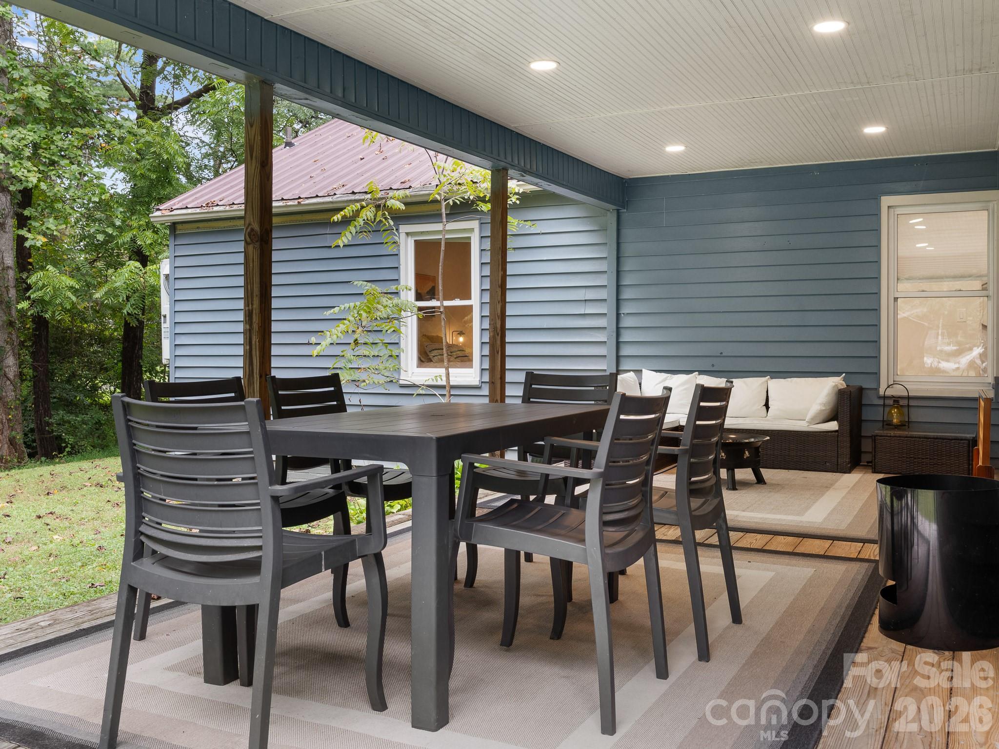 105 Robinson Avenue Property Photo 14