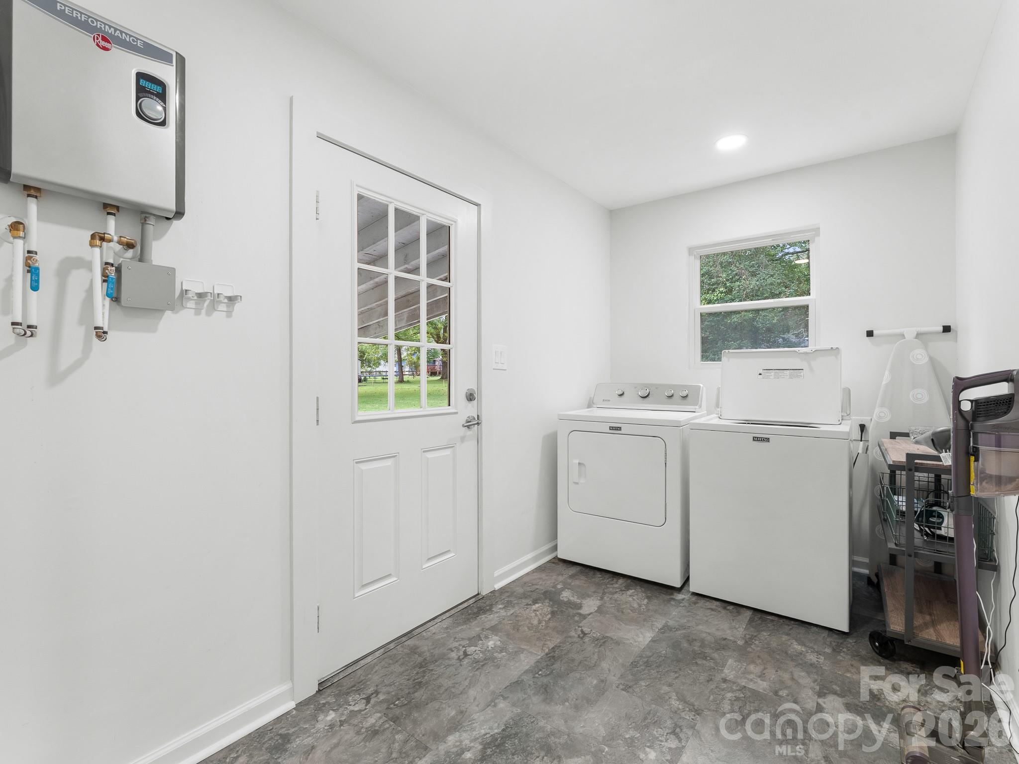 105 Robinson Avenue Property Photo 31