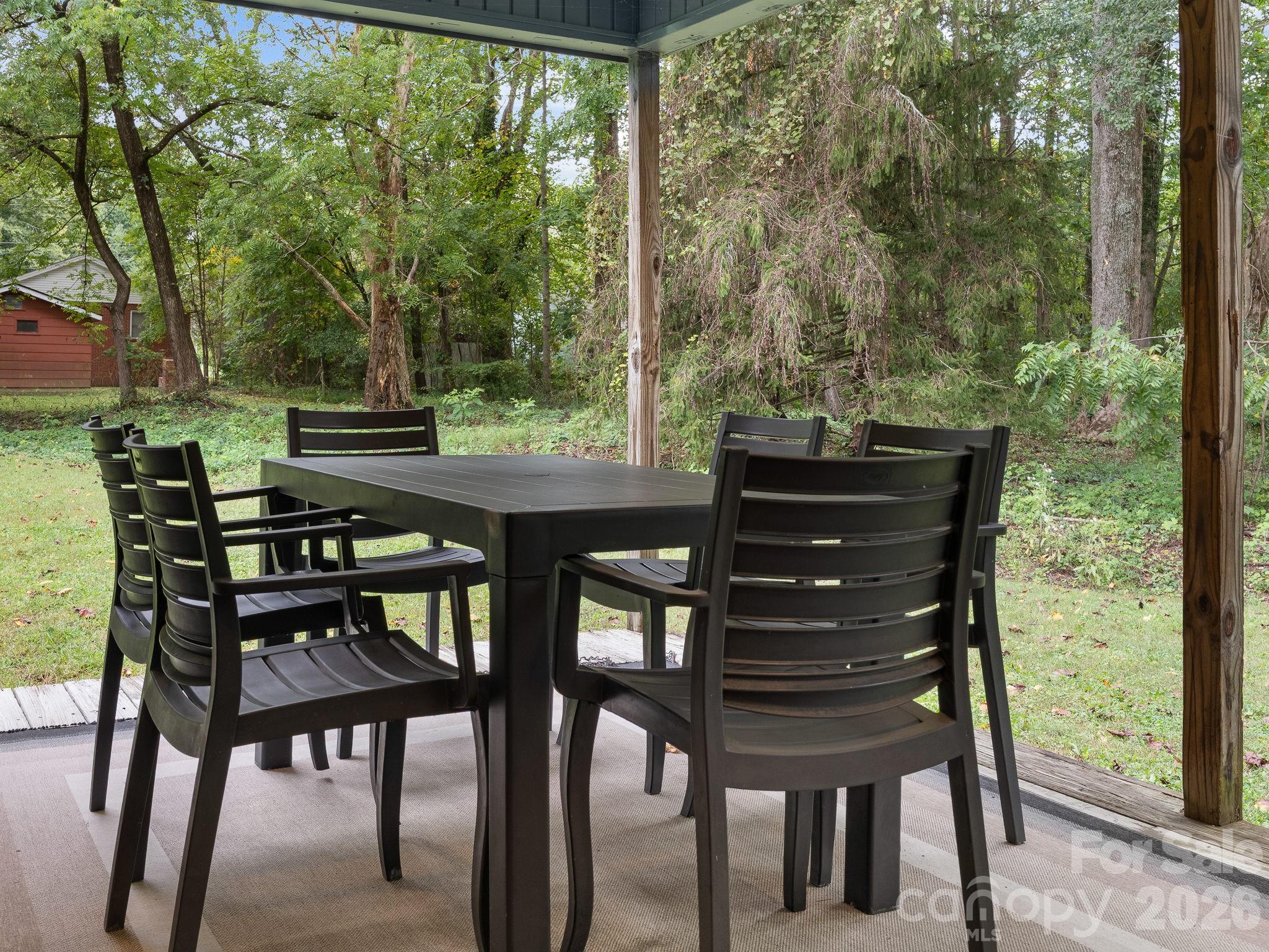 105 Robinson Avenue Property Photo 32