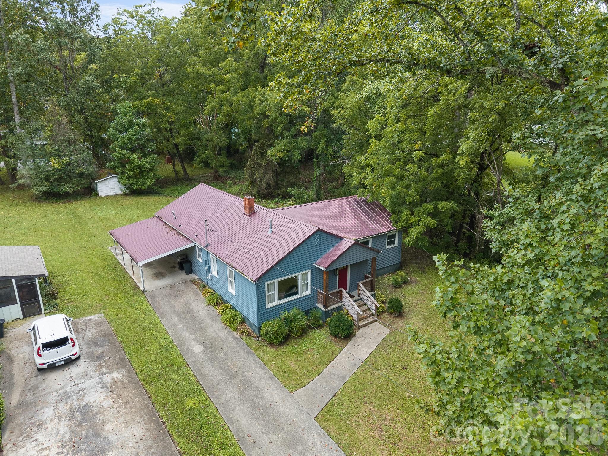 105 Robinson Avenue Property Photo 33