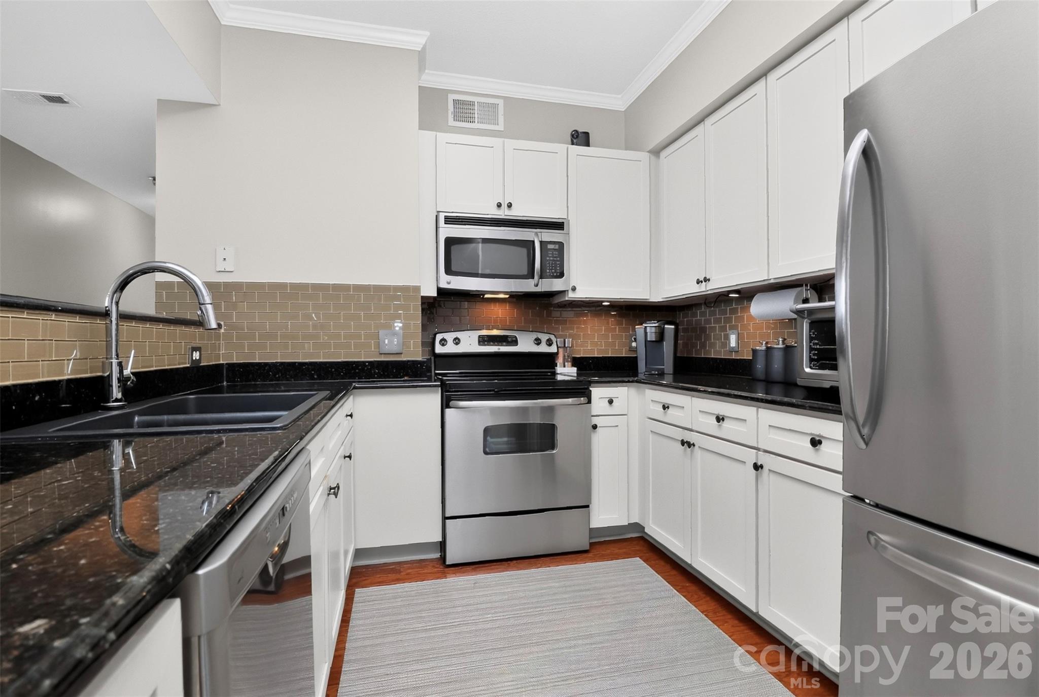 1315 East Boulevard 818 Property Photo 10