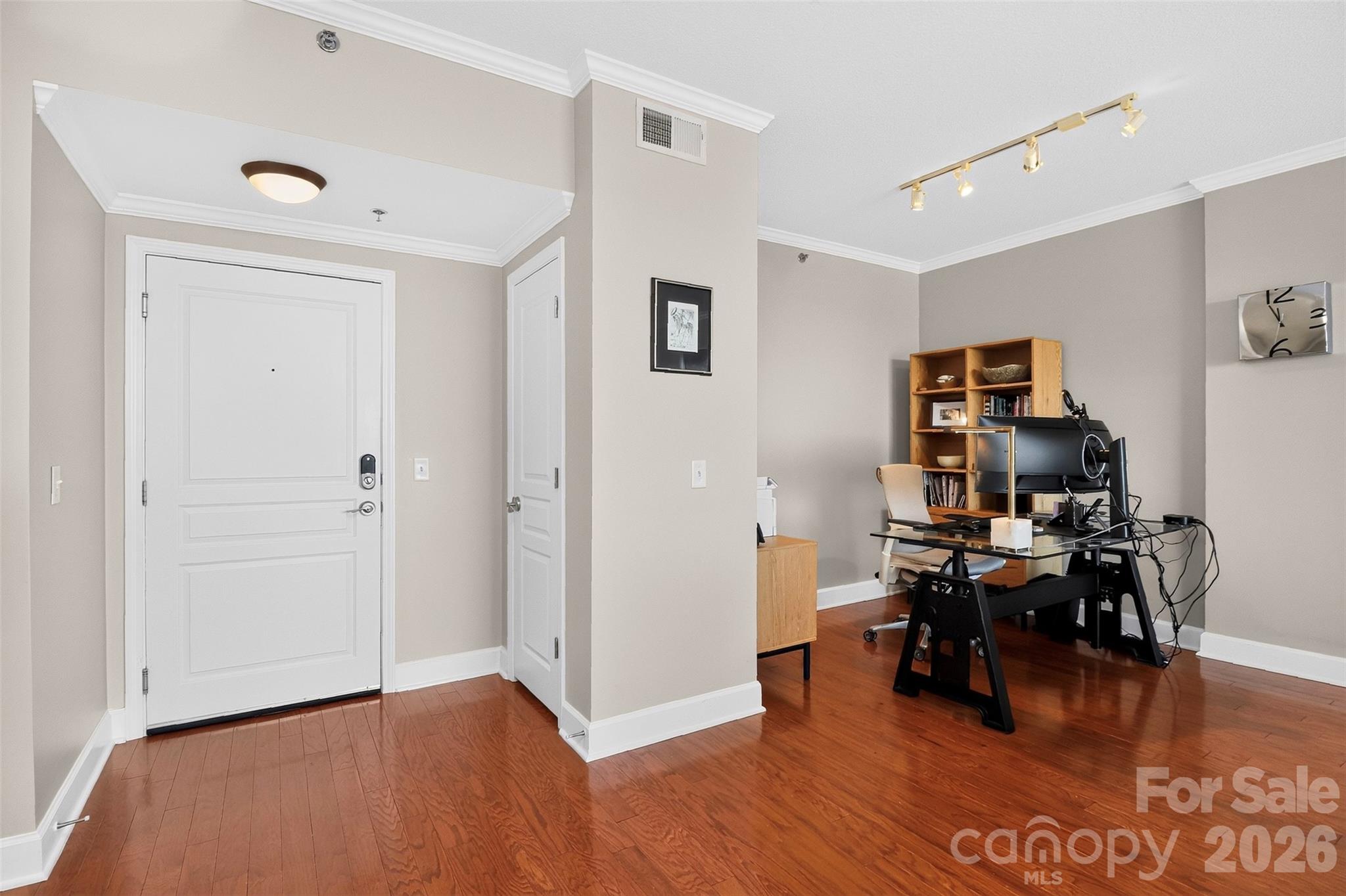 1315 East Boulevard 818 Property Photo 16