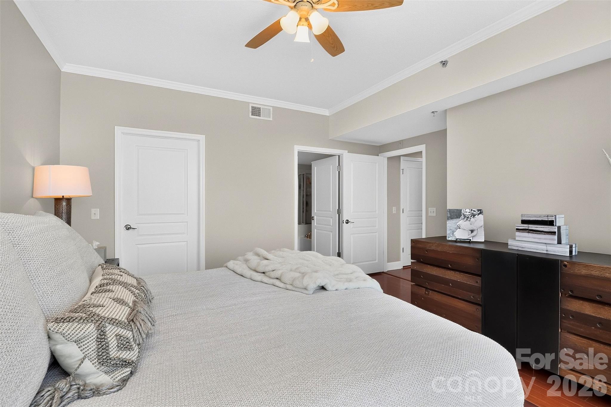 1315 East Boulevard 818 Property Photo 20