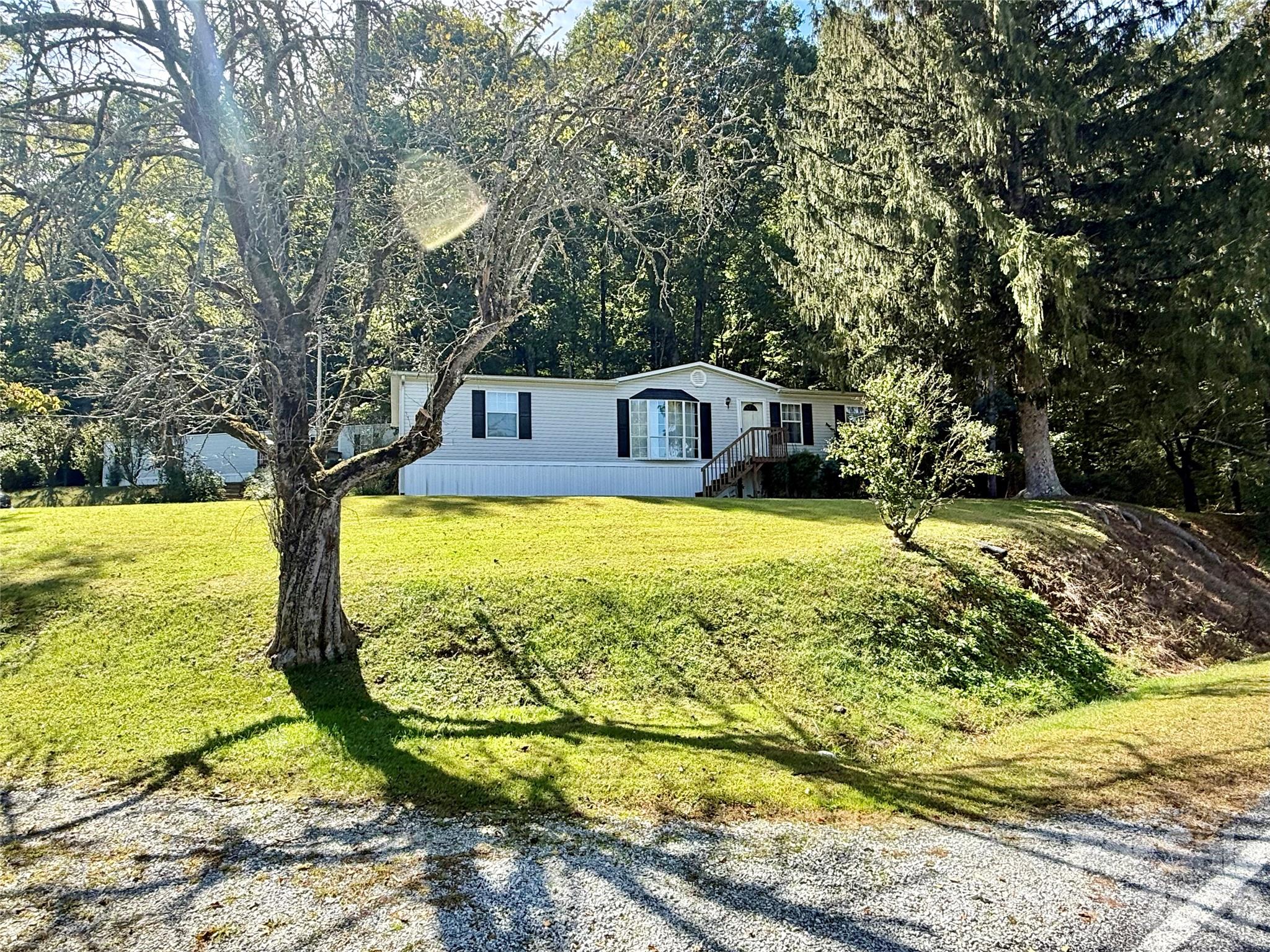878 Gw G W Whitmire Road Property Photo 1