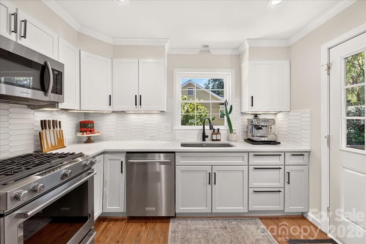 3914 Chandworth Road Property Photo 16