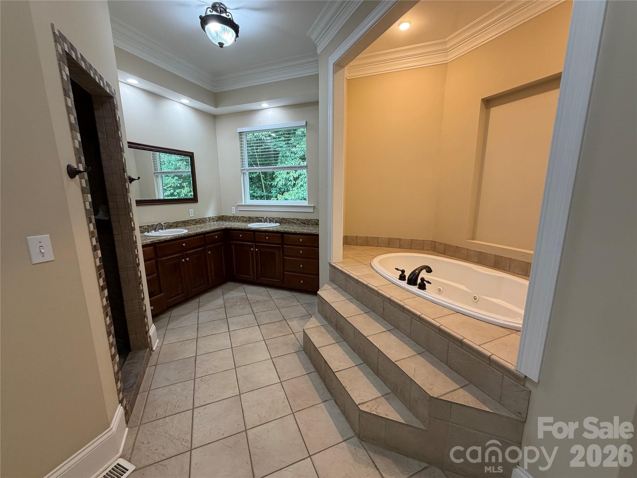137 Wildwood Cove Property Photo 16