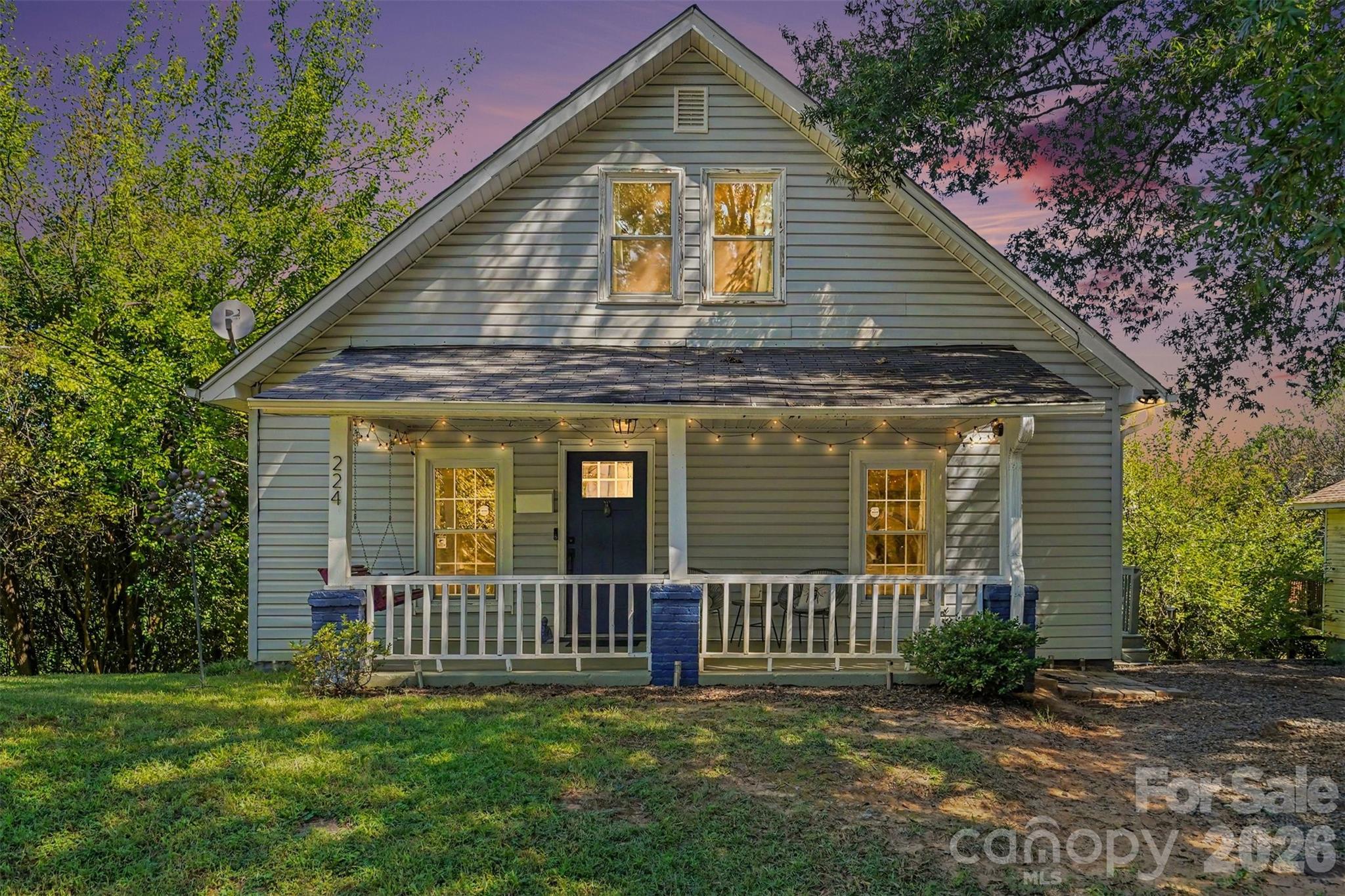 224 E Catawba Avenue Property Photo 1