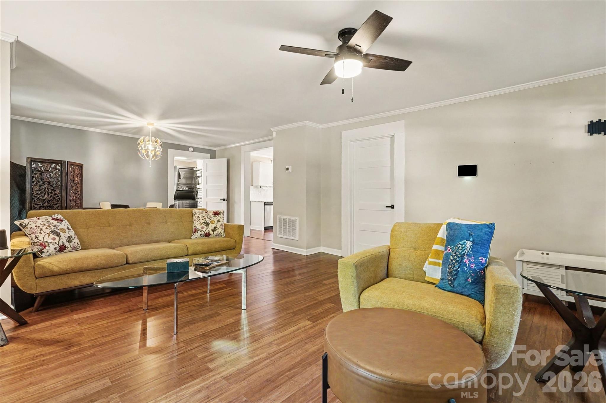 224 E Catawba Avenue Property Photo 5