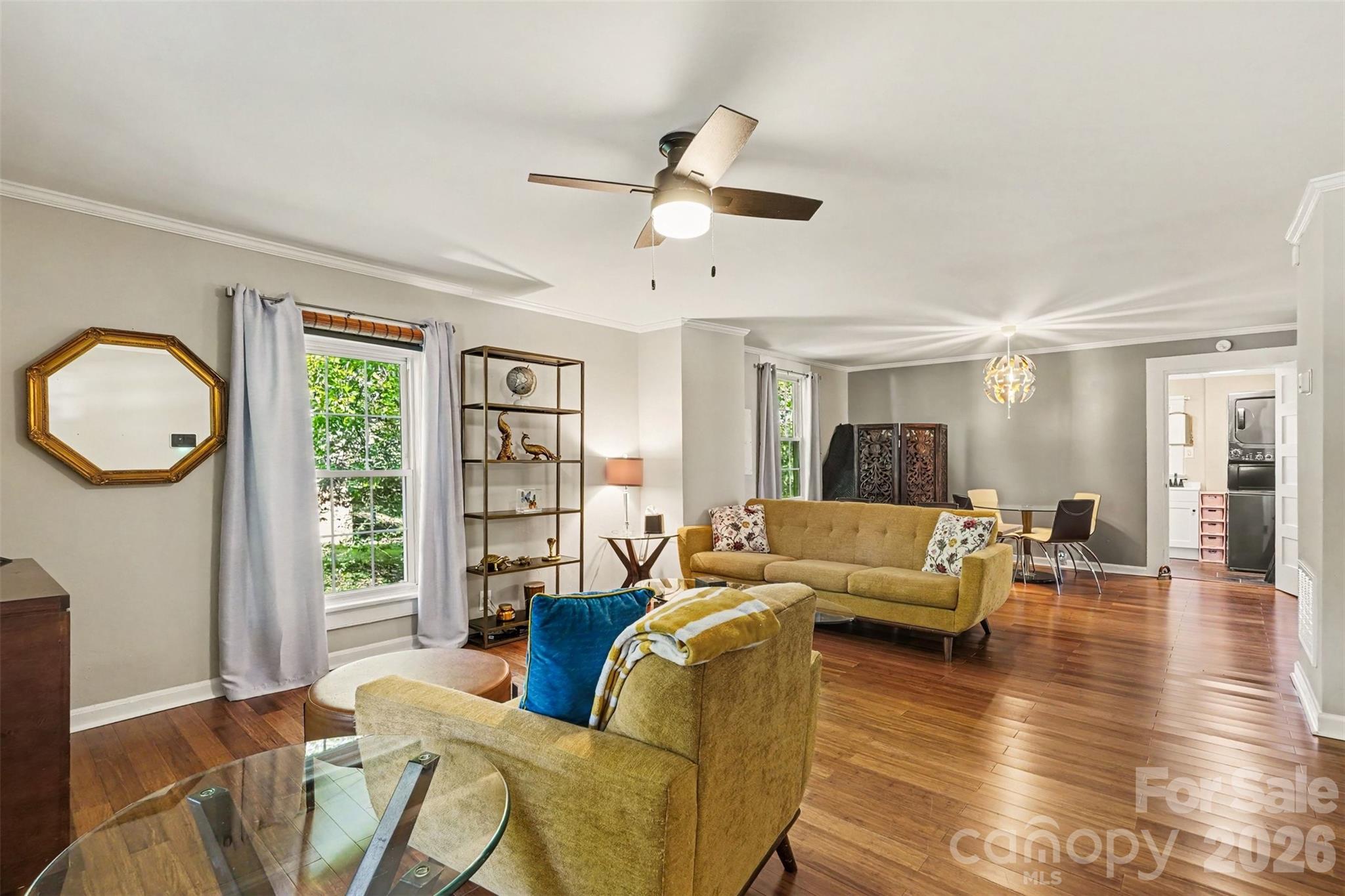 224 E Catawba Avenue Property Photo 6