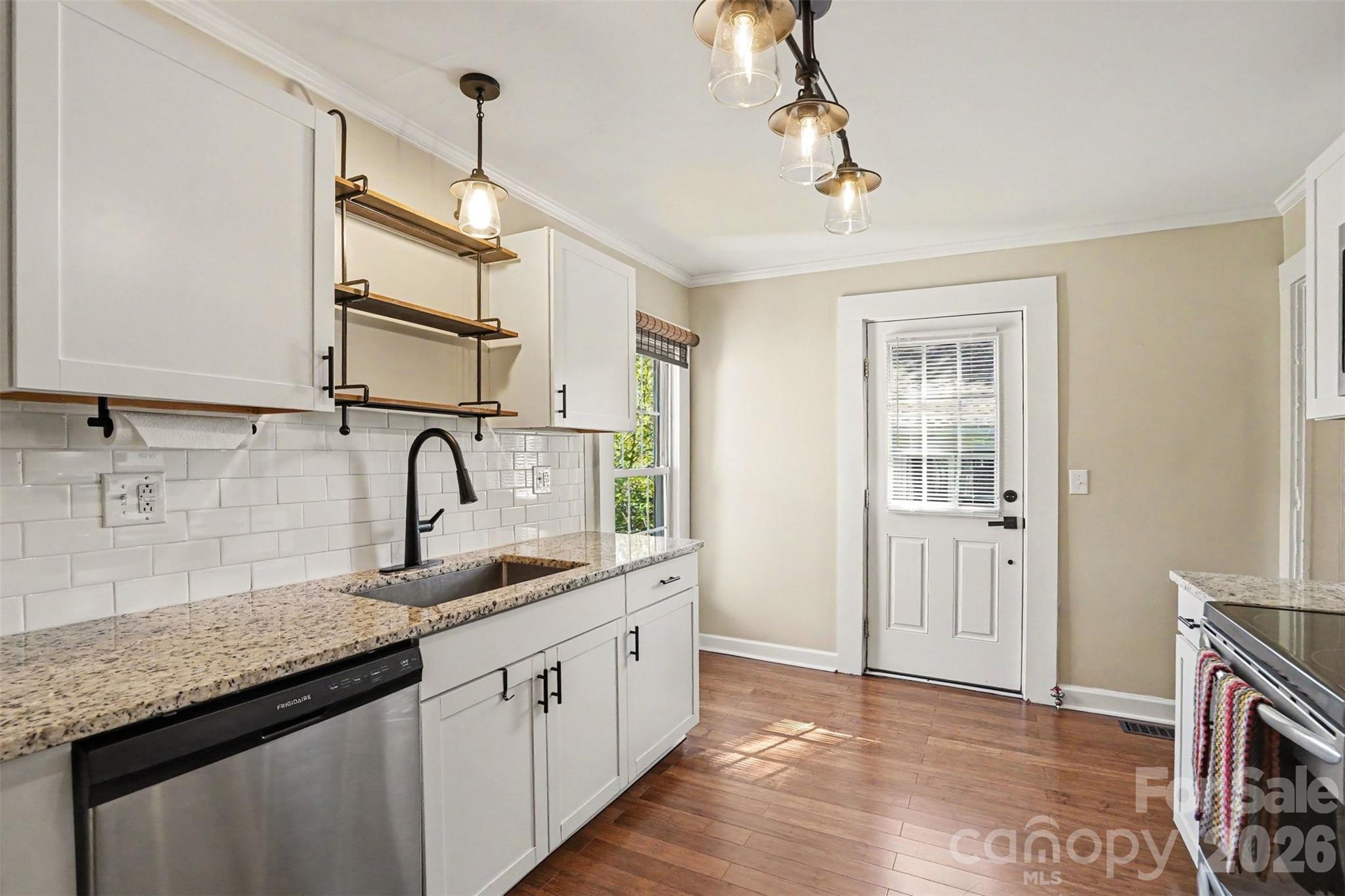 224 E Catawba Avenue Property Photo 11