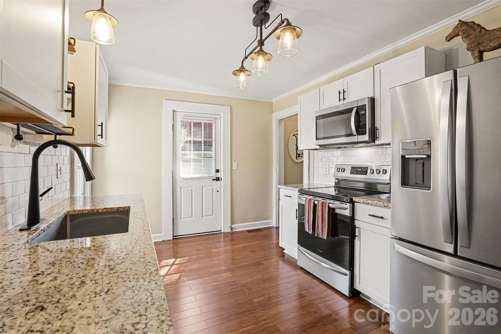 224 E Catawba Avenue Property Photo 12