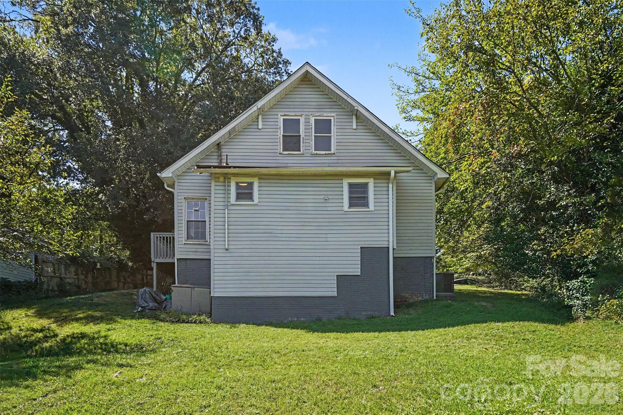 224 E Catawba Avenue Property Photo 17