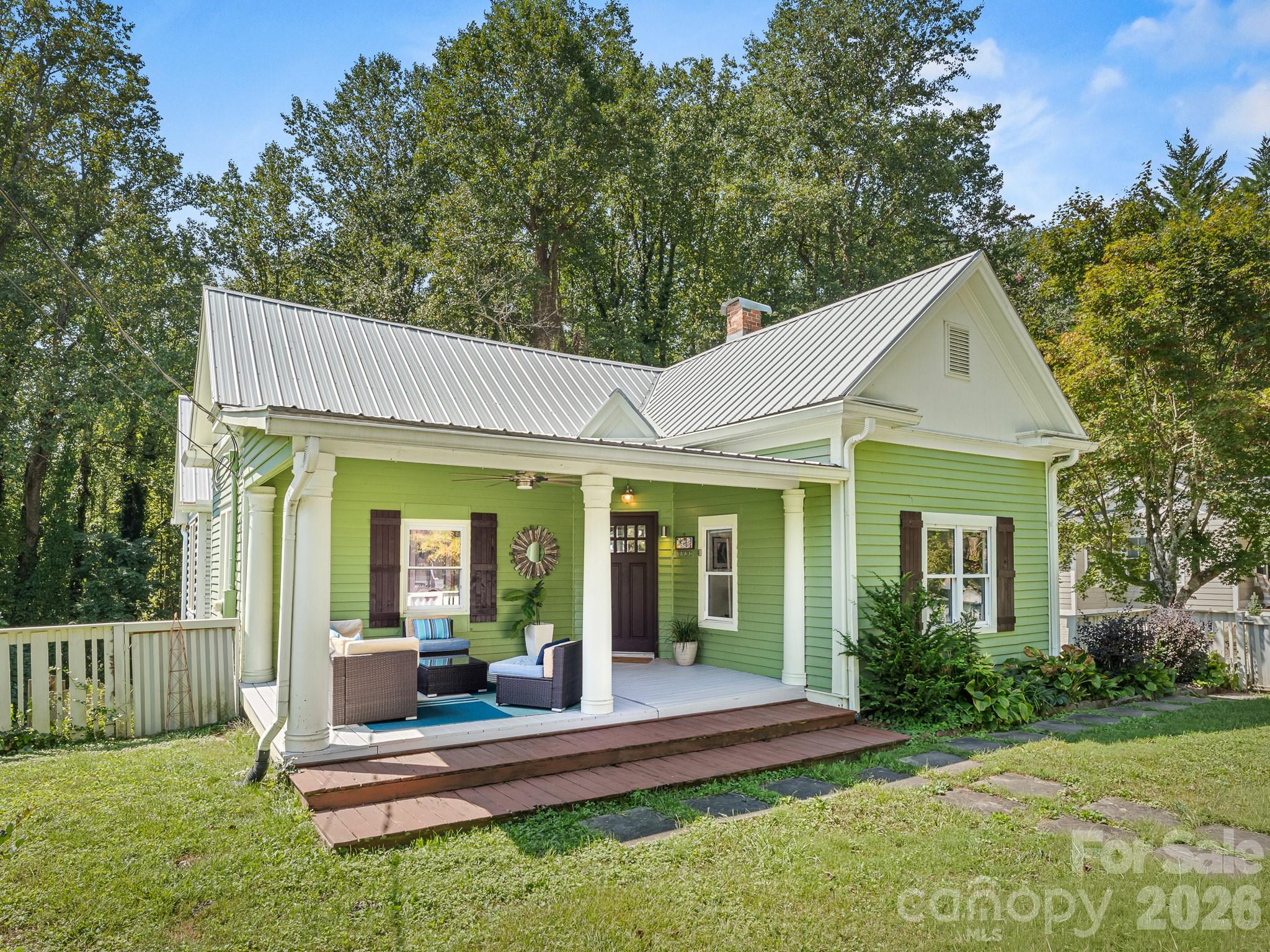 541 W Probart Street Property Photo 1