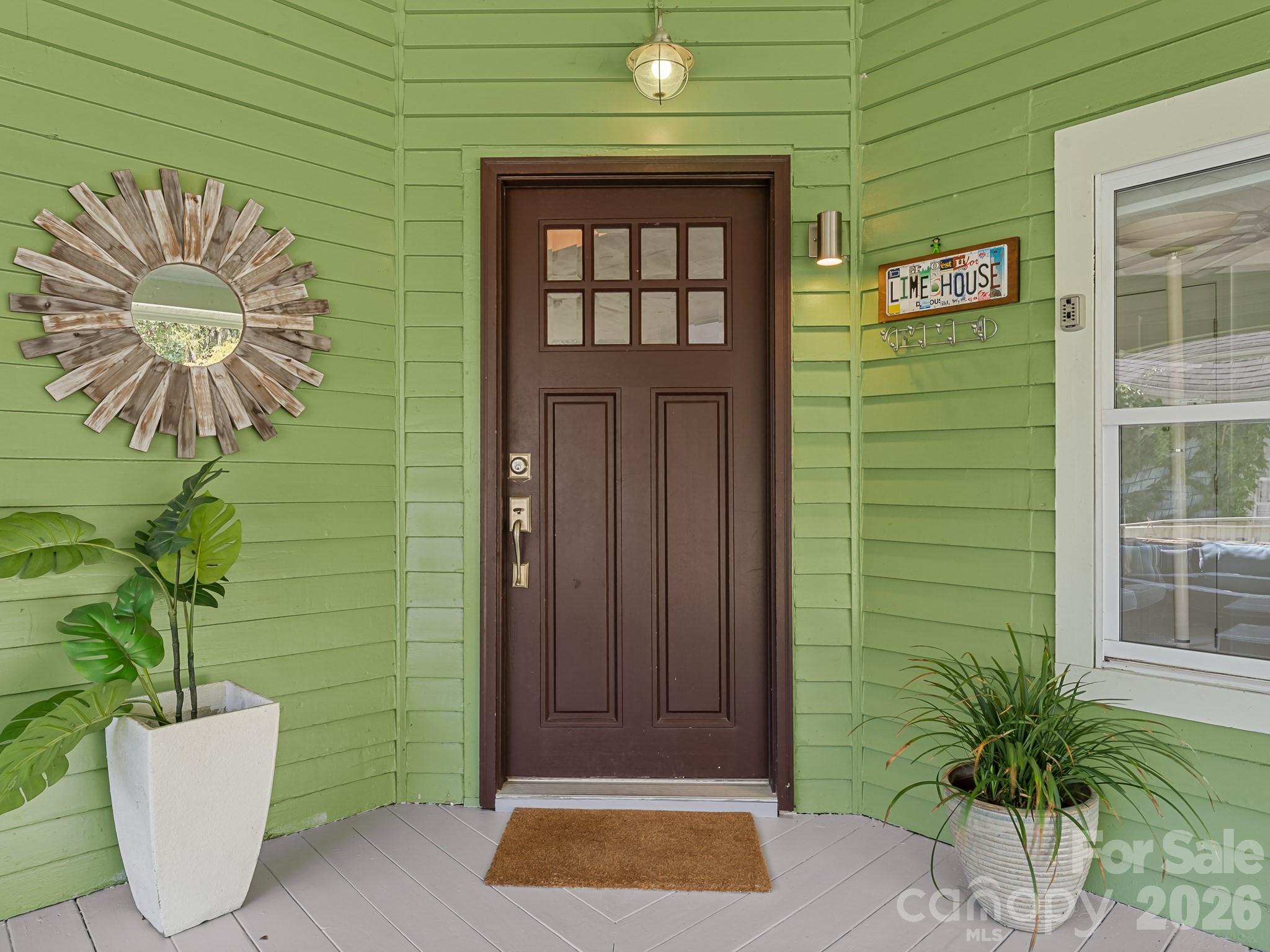 541 W Probart Street Property Photo 7