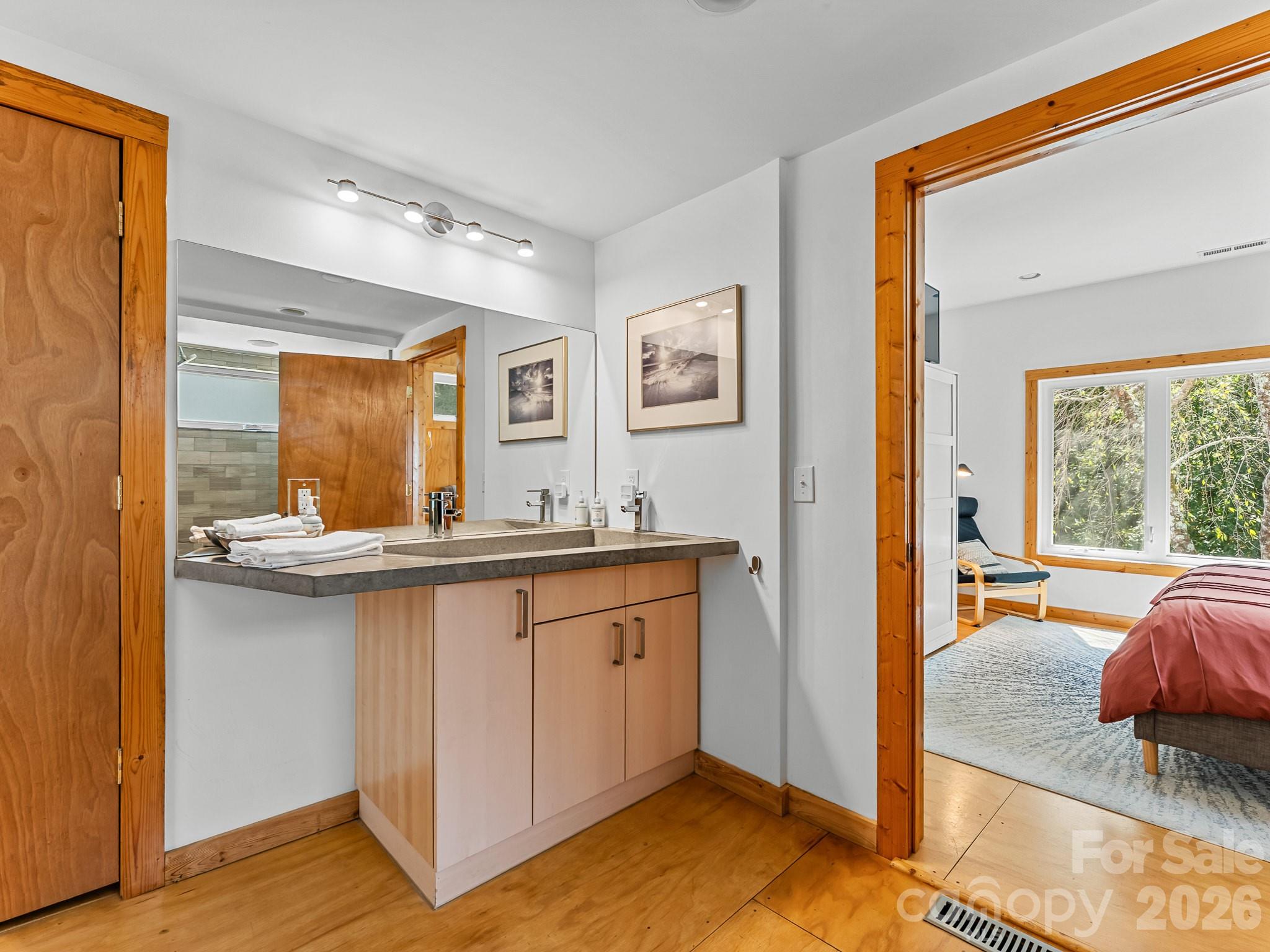 541 W Probart Street Property Photo 22