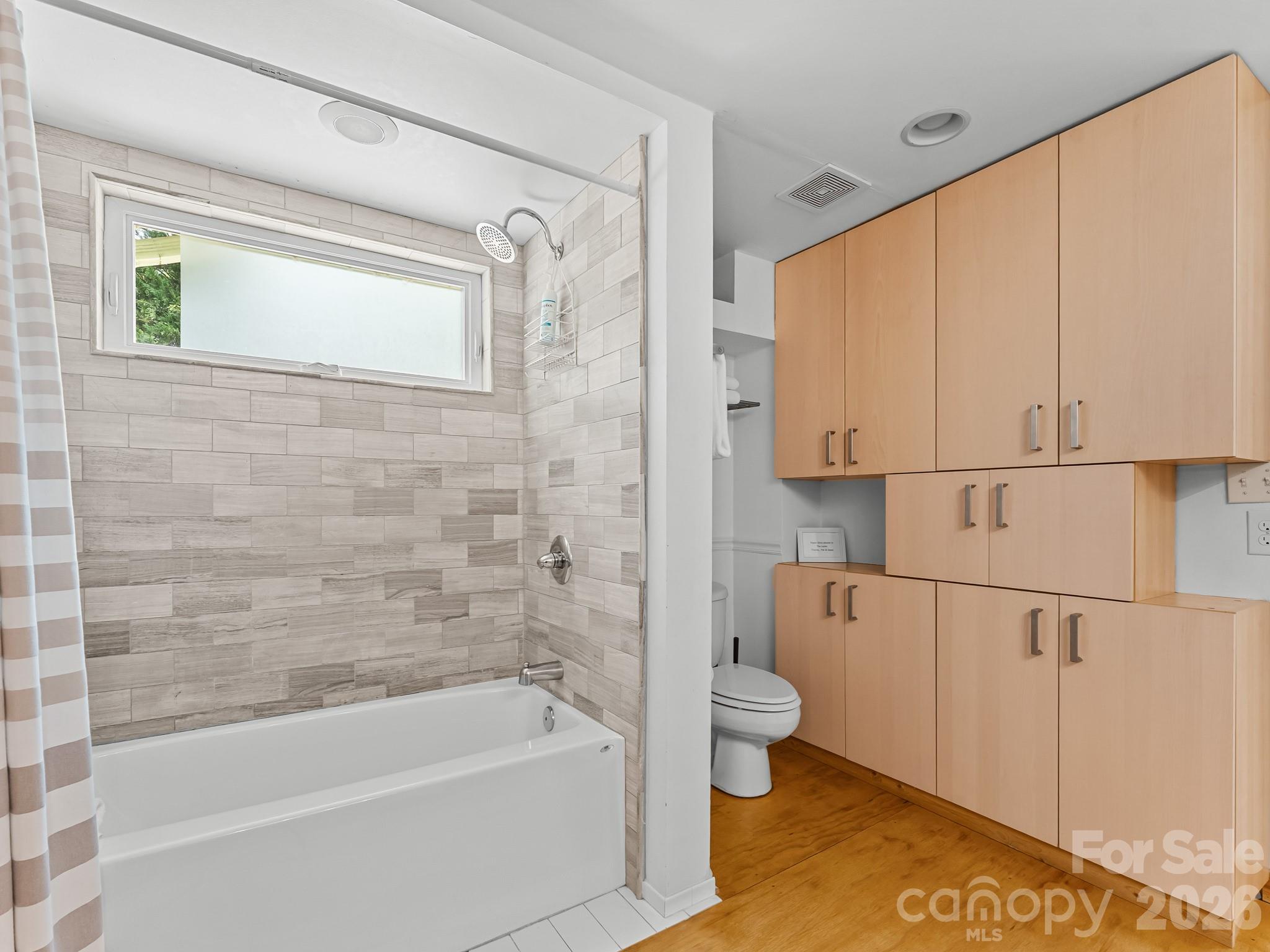 541 W Probart Street Property Photo 24