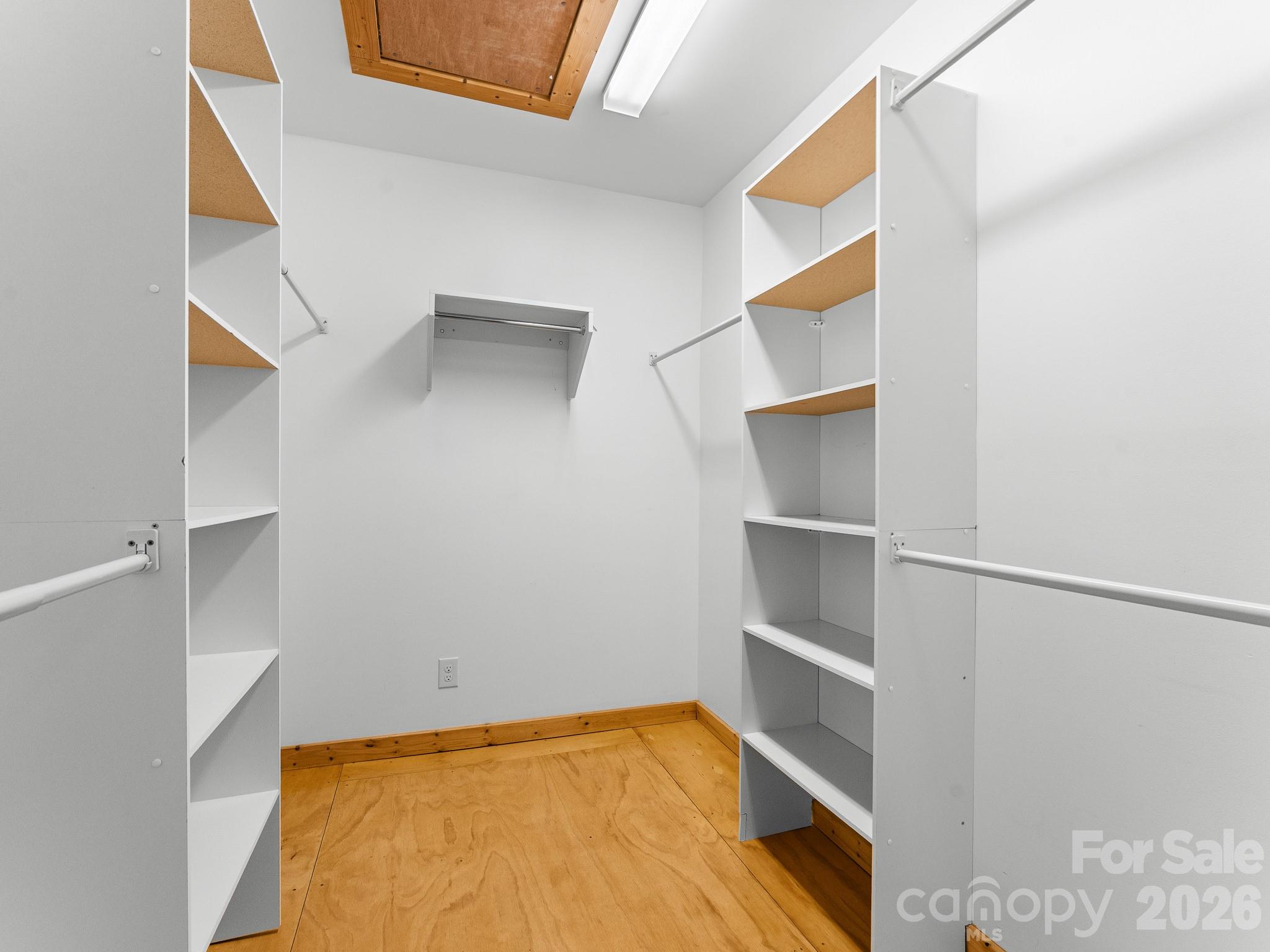 541 W Probart Street Property Photo 25