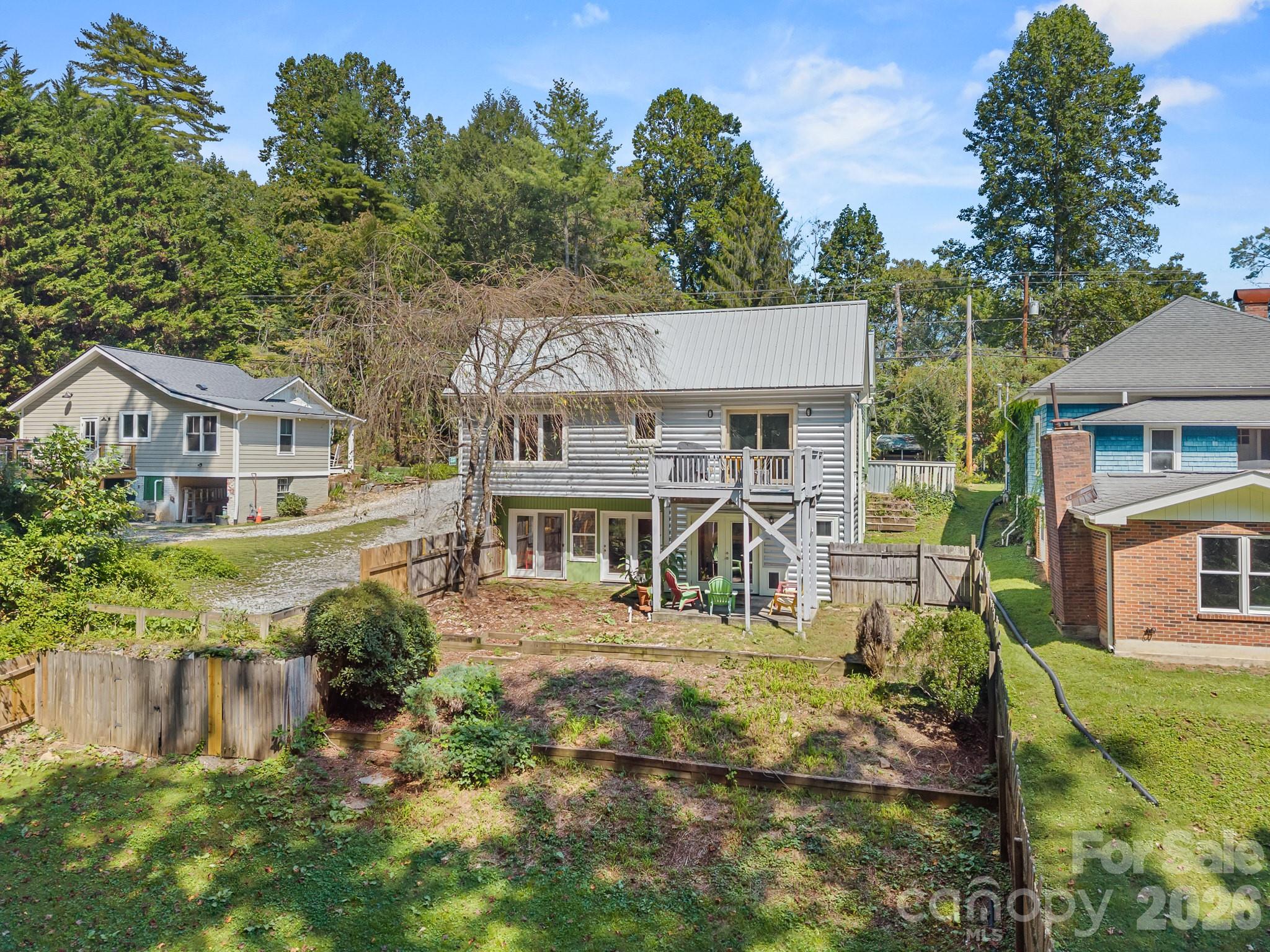 541 W Probart Street Property Photo 42