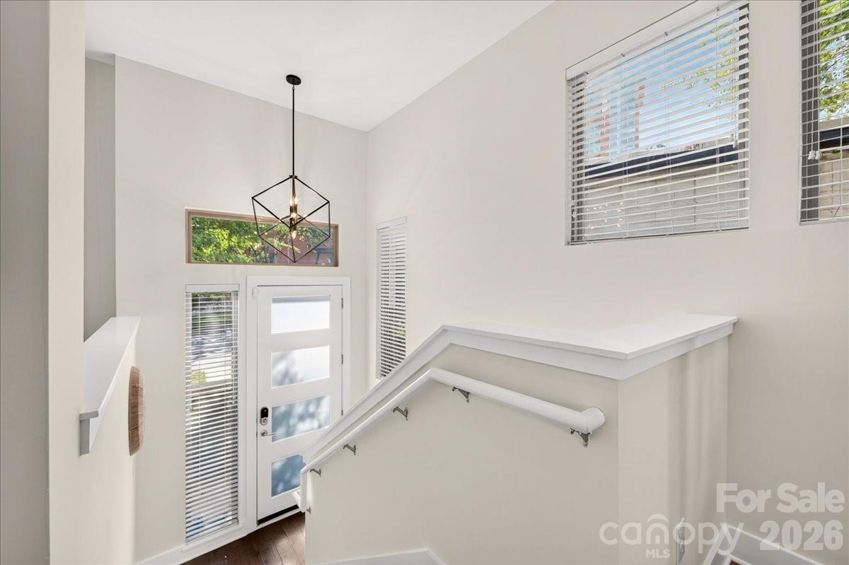 2010 Hawkins Street Property Photo 18