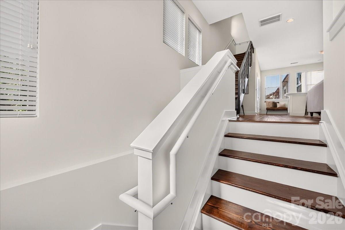 2010 Hawkins Street Property Photo 19